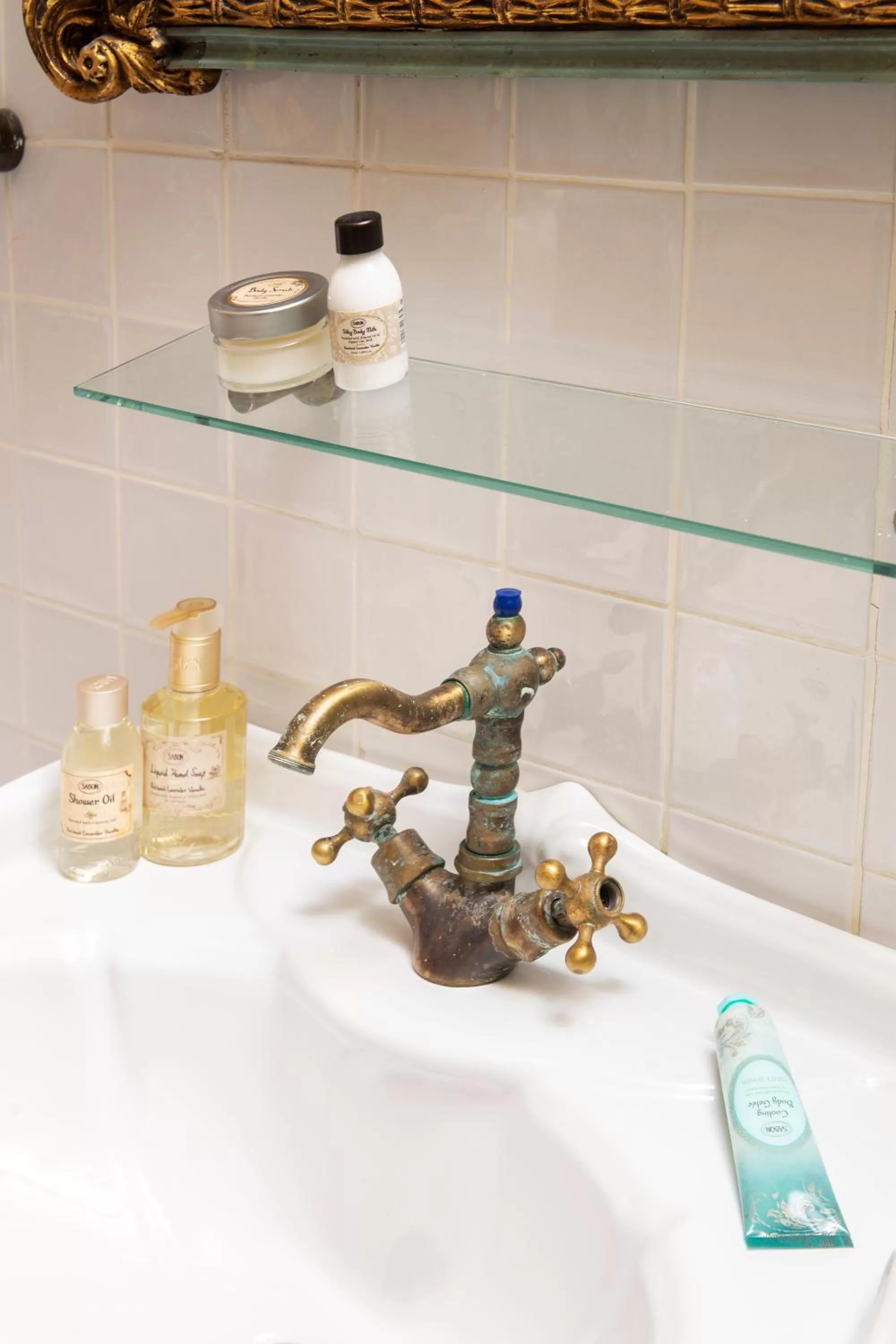 Bathroom in The Elliot - Adults only