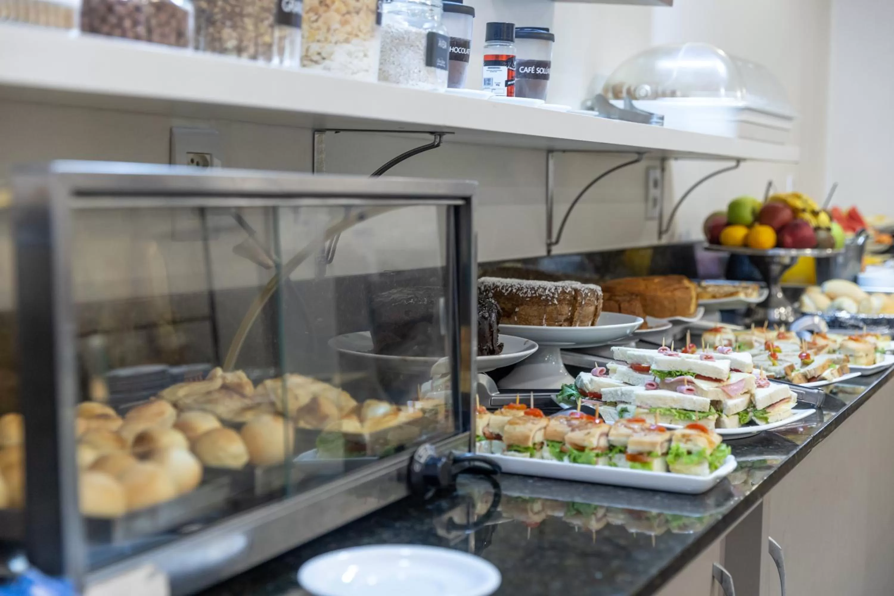 Food and drinks in Hotel Dom Rafael Premium