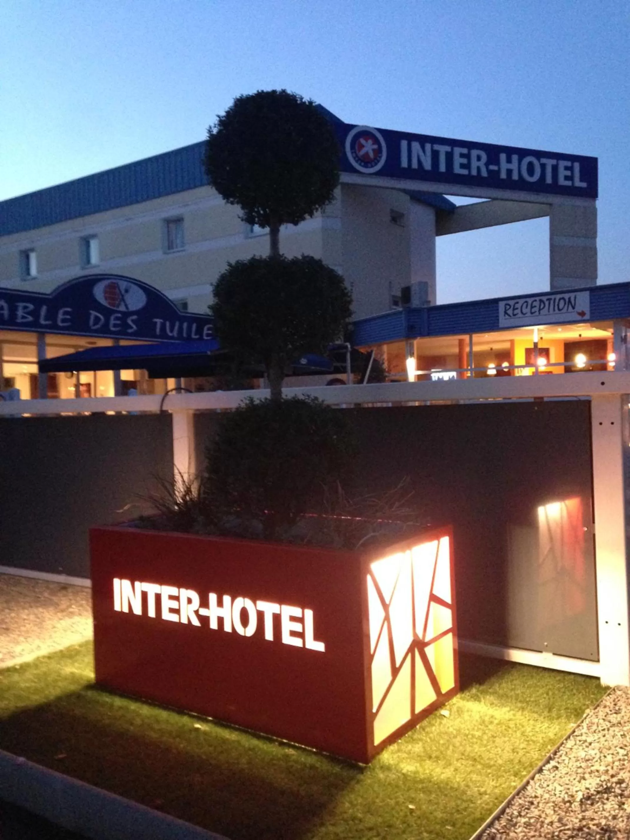 Garden in The Originals City, Hôtel Hélios, Roanne Nord