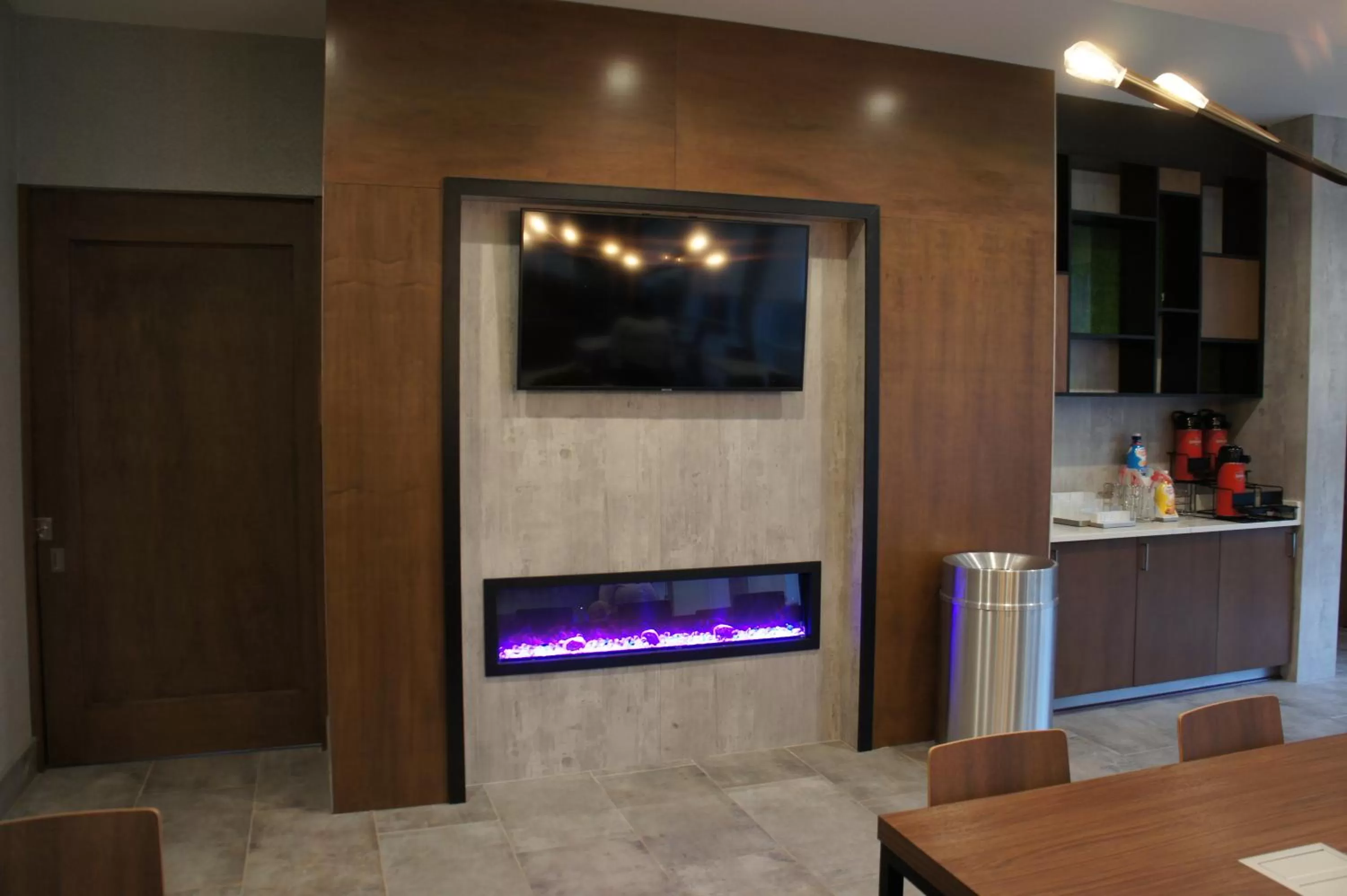 Restaurant/places to eat in La Quinta Inn & Suites by Wyndham Oxford