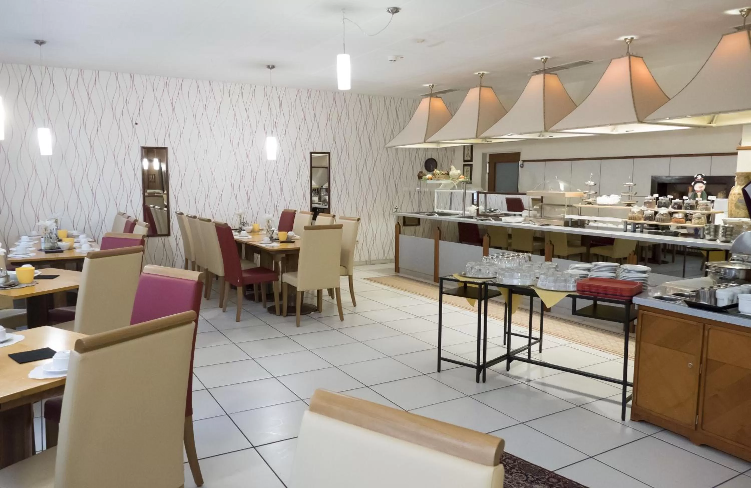 Restaurant/places to eat in Hotel Excelsior