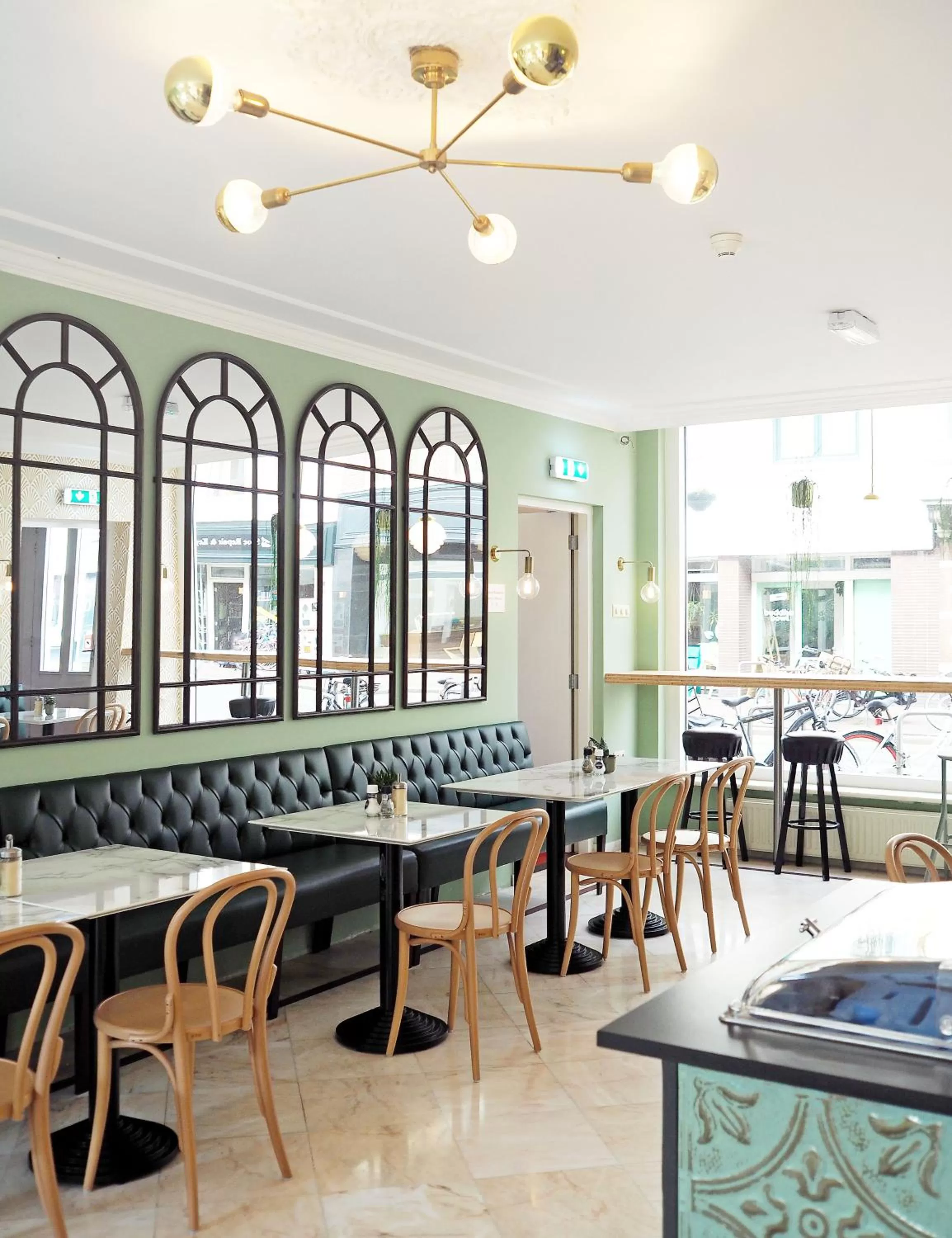 Restaurant/places to eat in Hotel Sebel