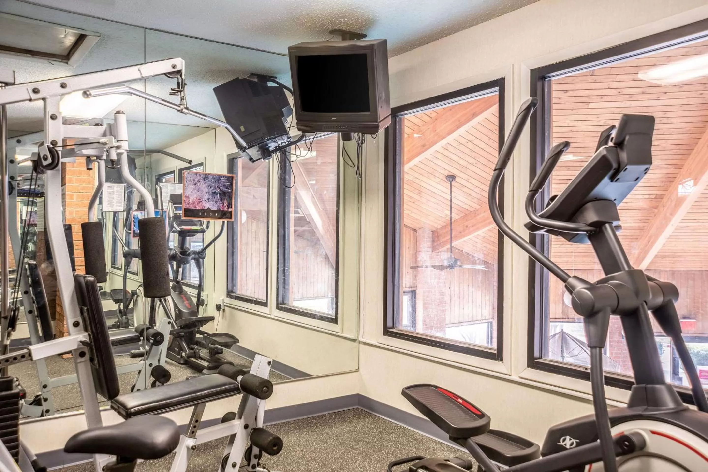 Fitness centre/facilities in Econo Lodge Inn & Suites Mckinney - Plano North
