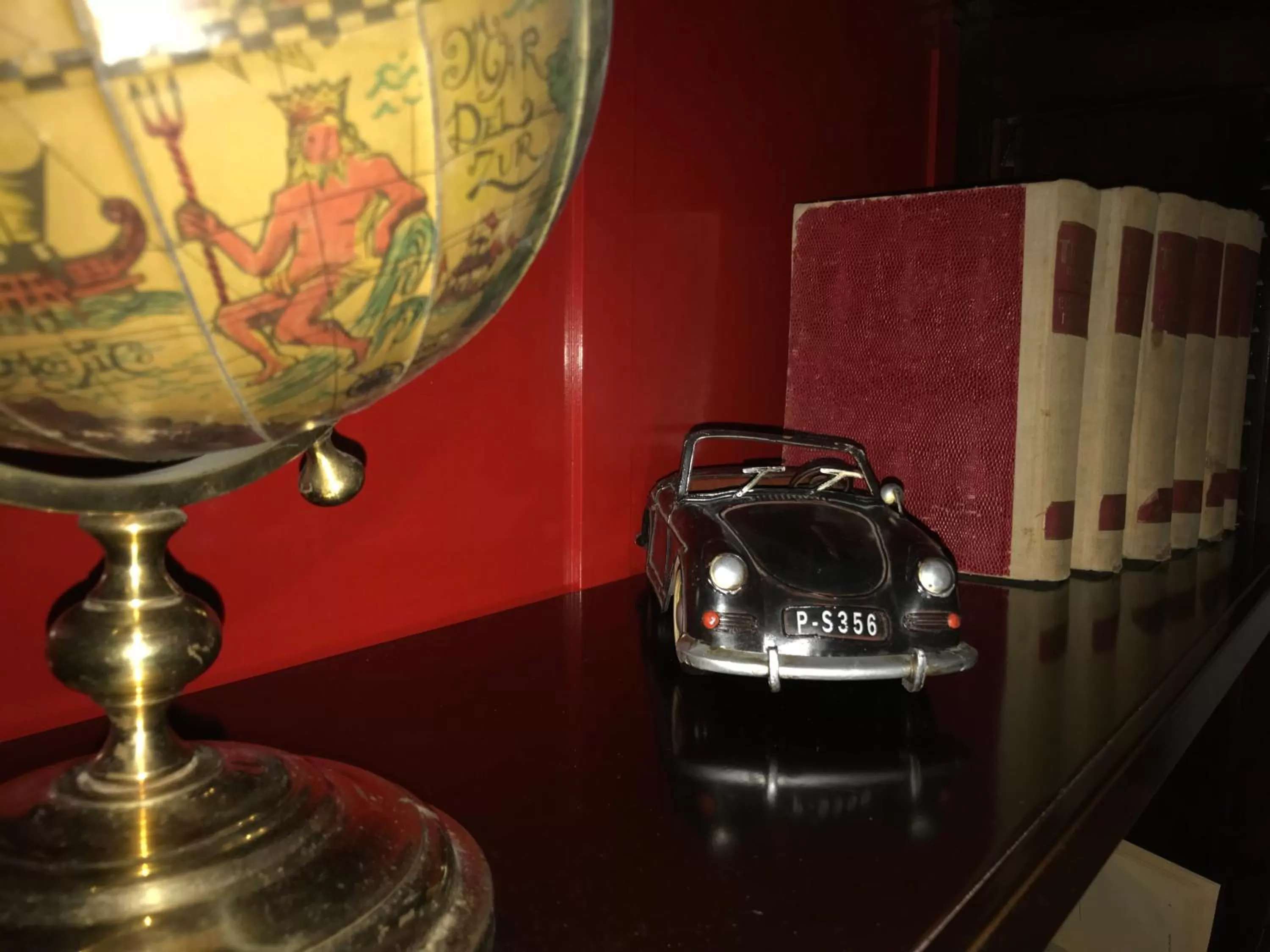 Communal lounge/ TV room in Art Hotel Ventaglio