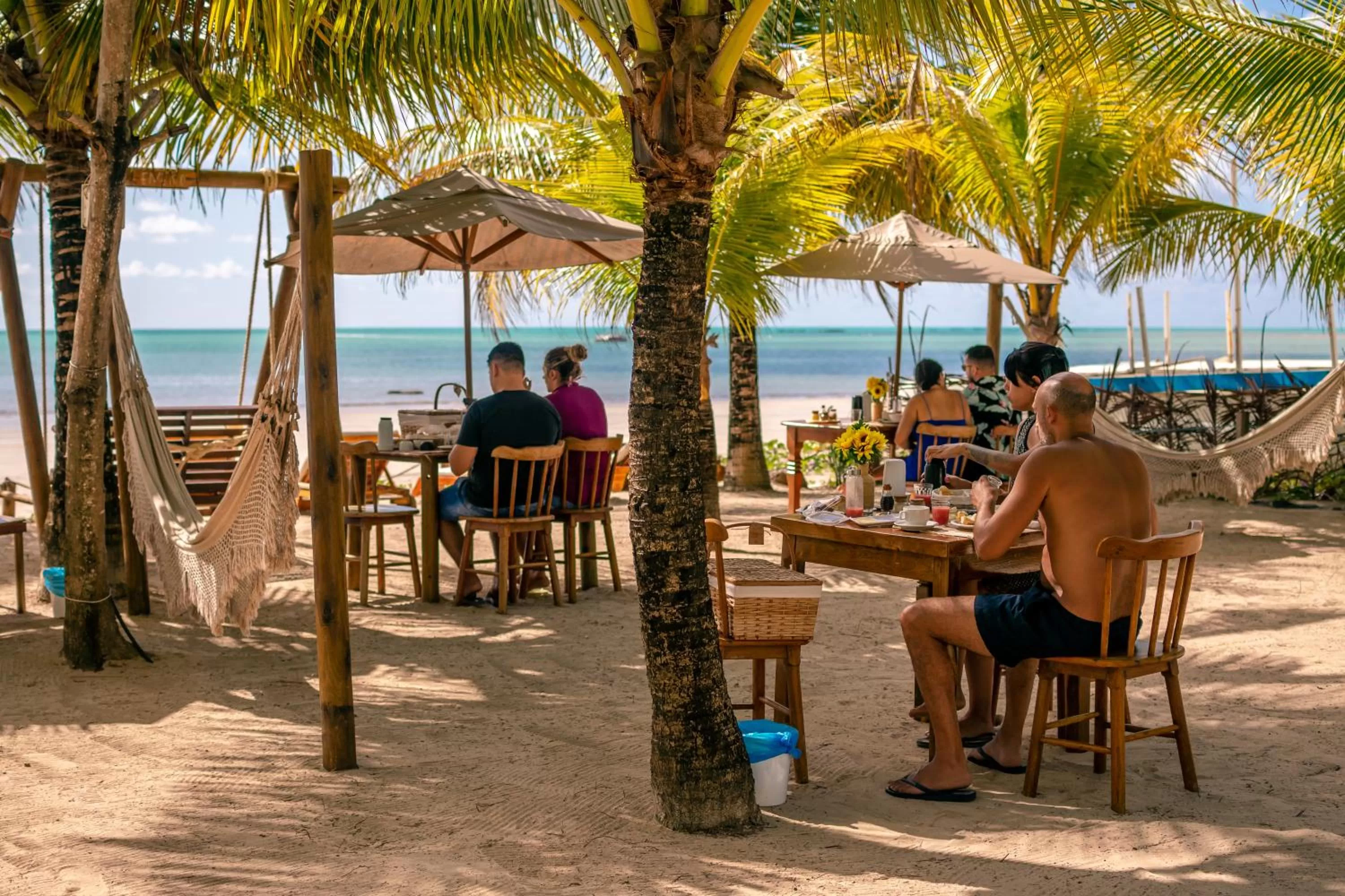 Restaurant/places to eat, Beach in Pousada Enero