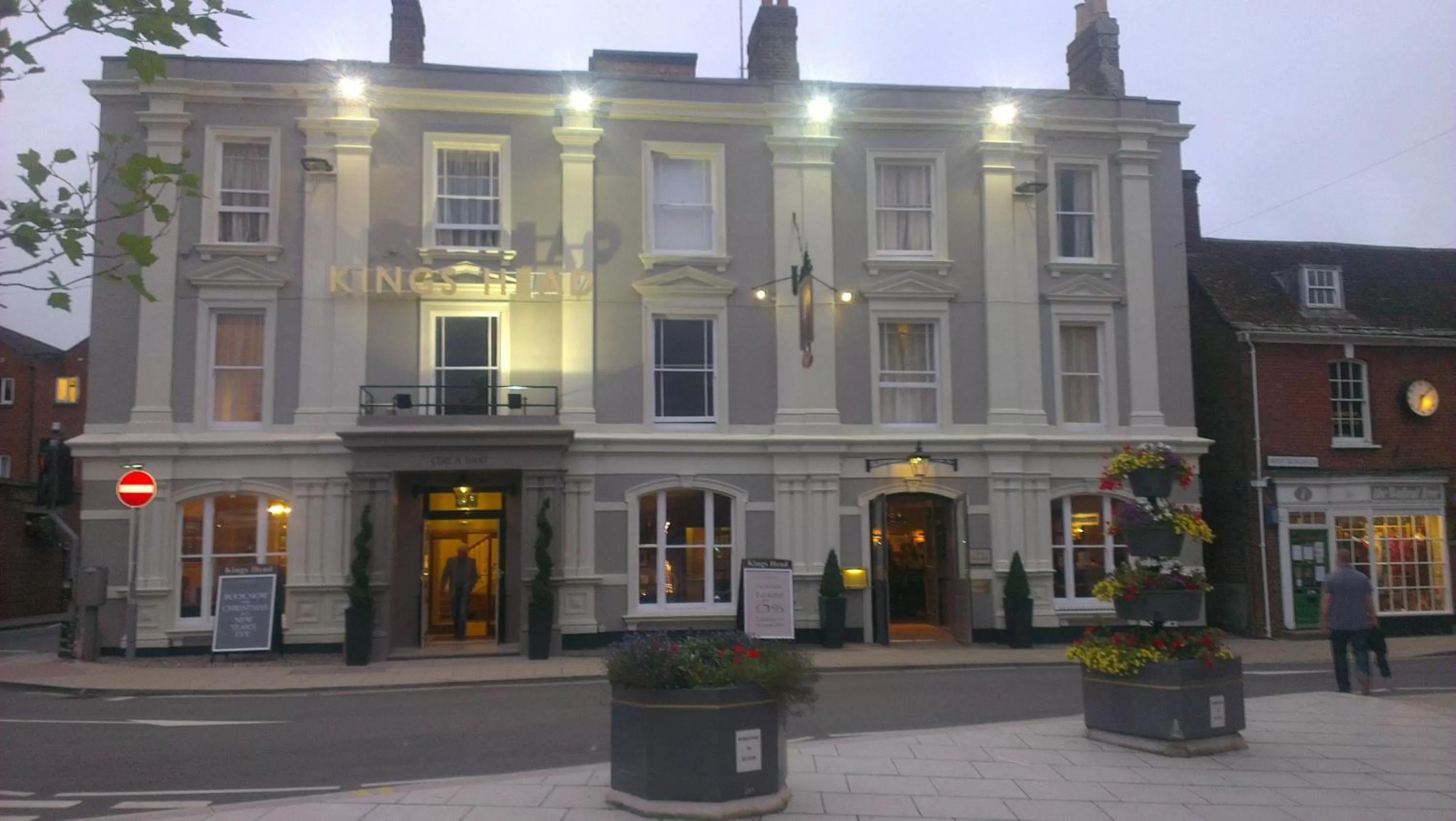 Facade/entrance in King's Head Hotel By Greene King Inns