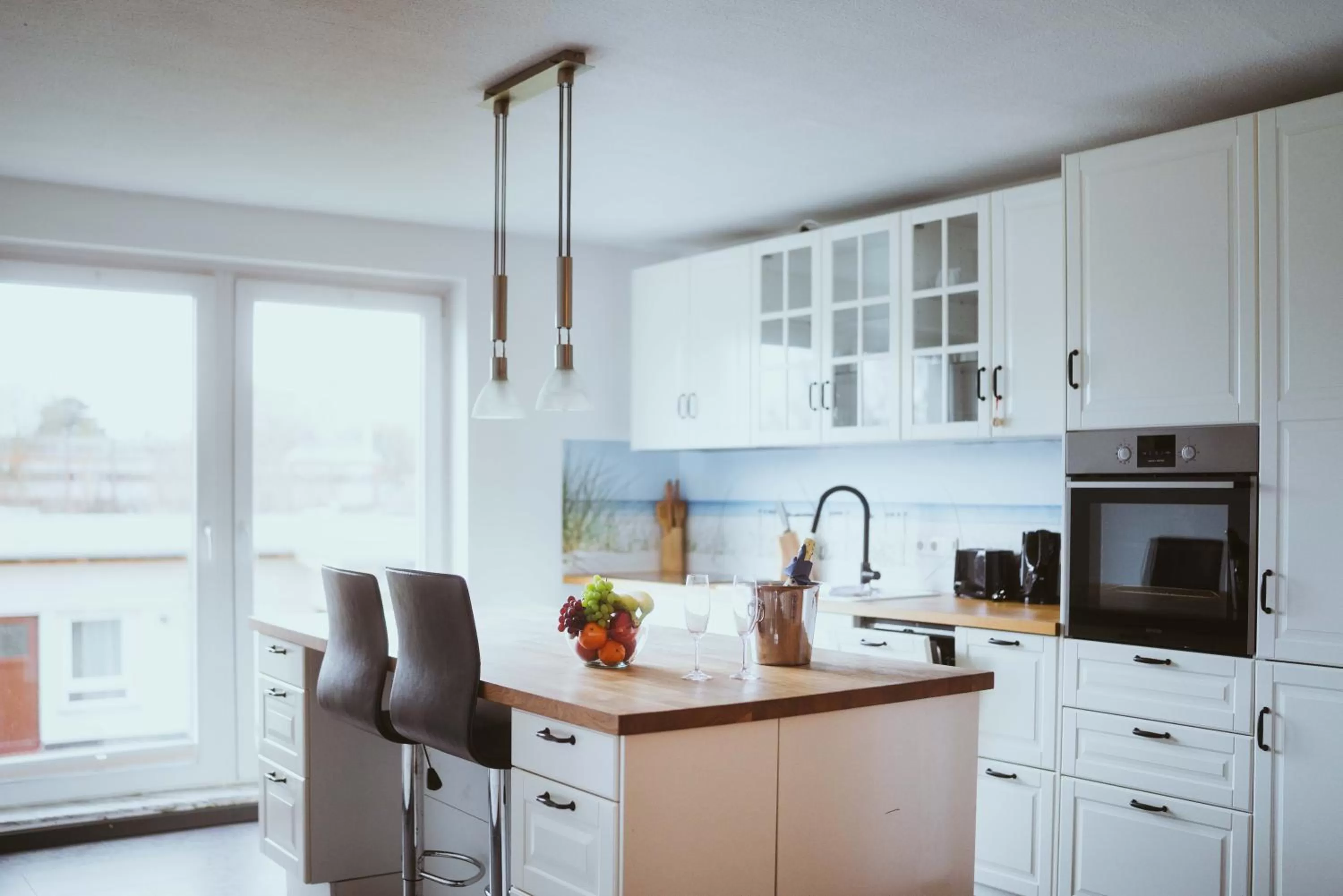 stove, Kitchen/Kitchenette in Aparthotel Stralsund Studios und Apartments