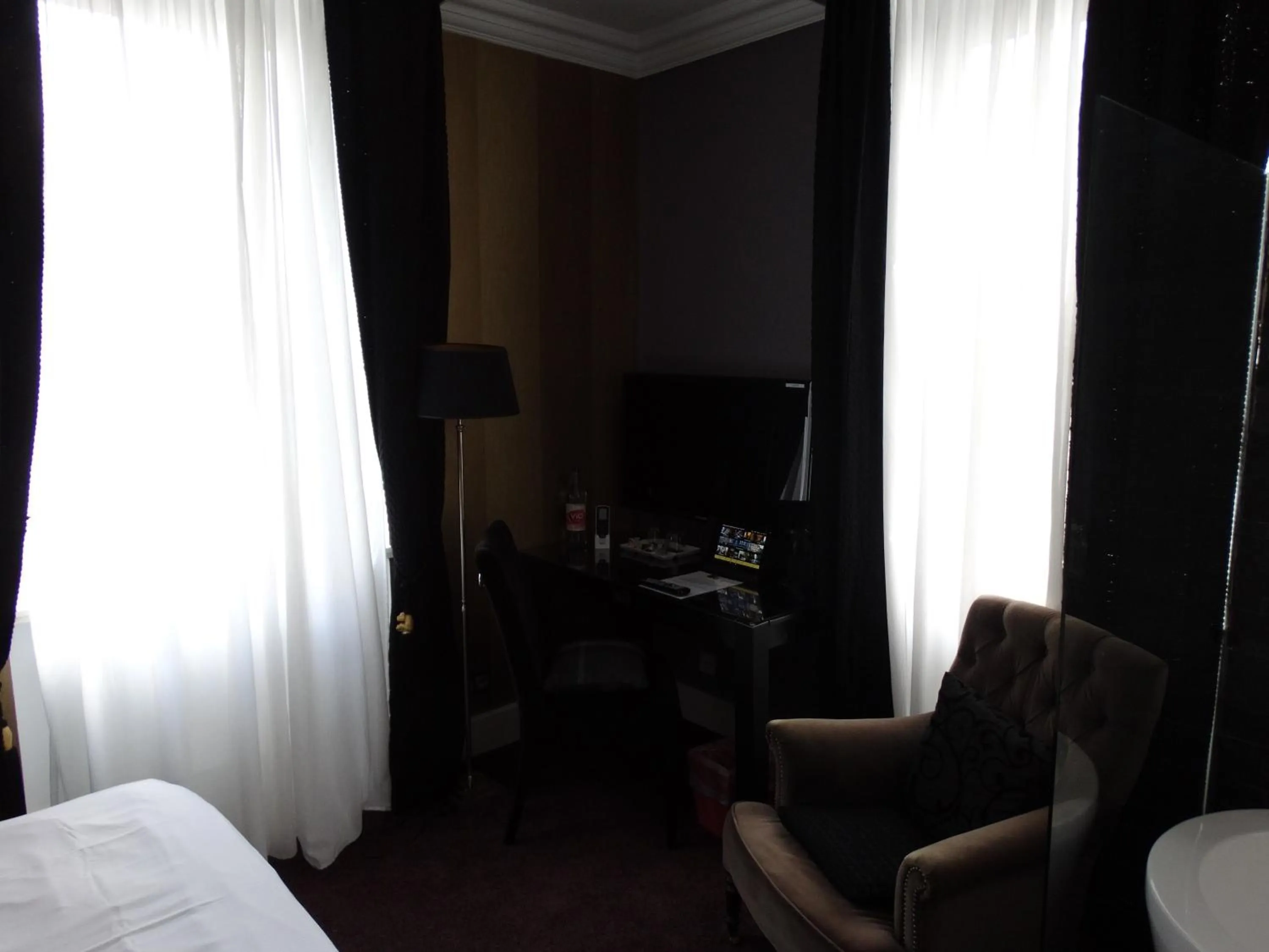 TV and multimedia, Bed in Boutique-Hotel GEORGES