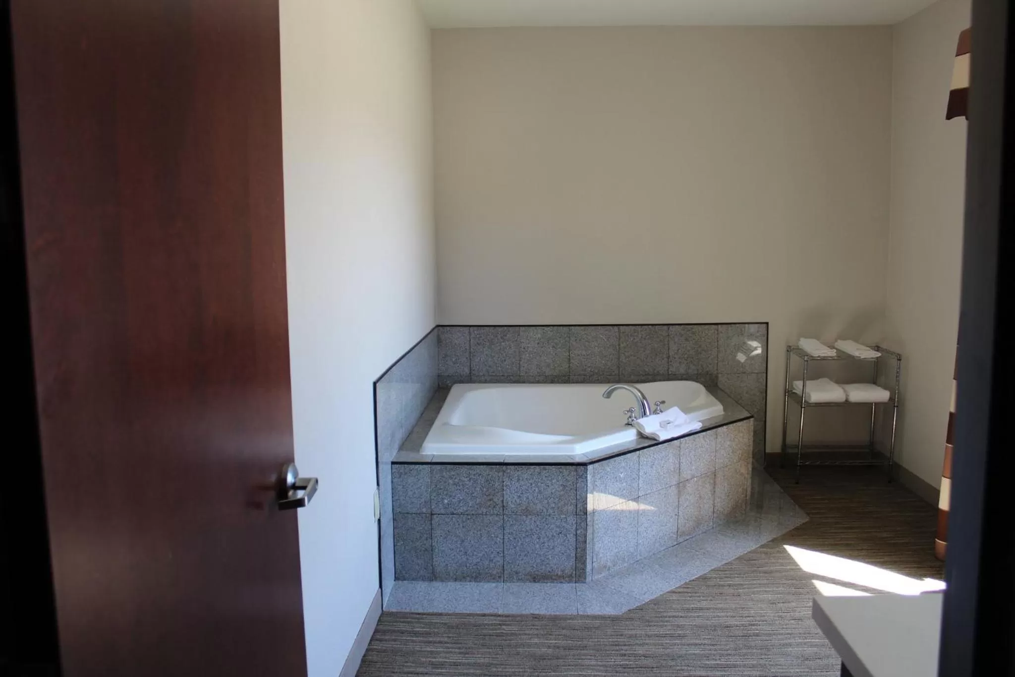 Photo of the whole room, Bed in Holiday Inn Express Ponca City by IHG