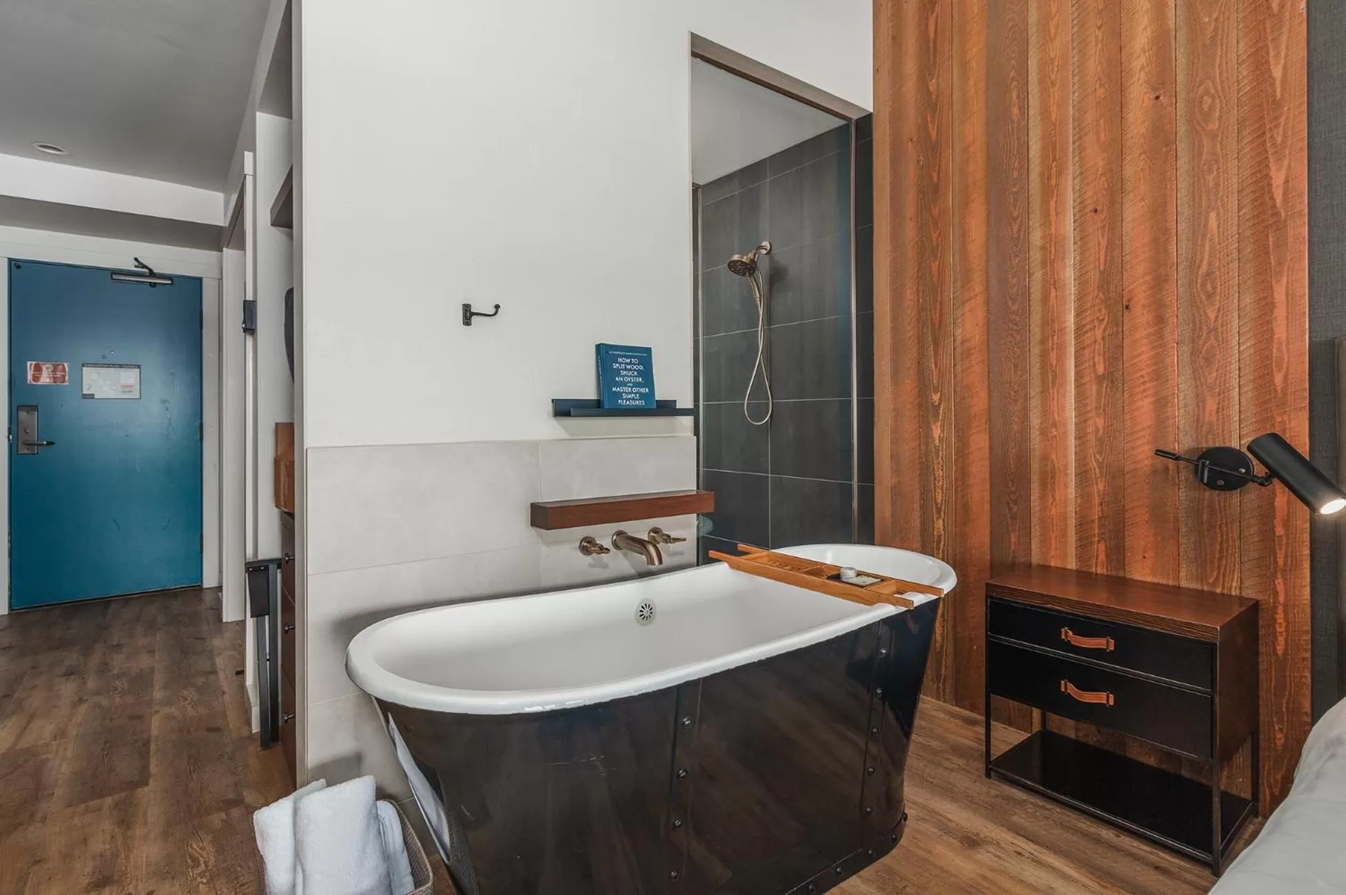 Bed in Headlands Coastal Lodge & Spa