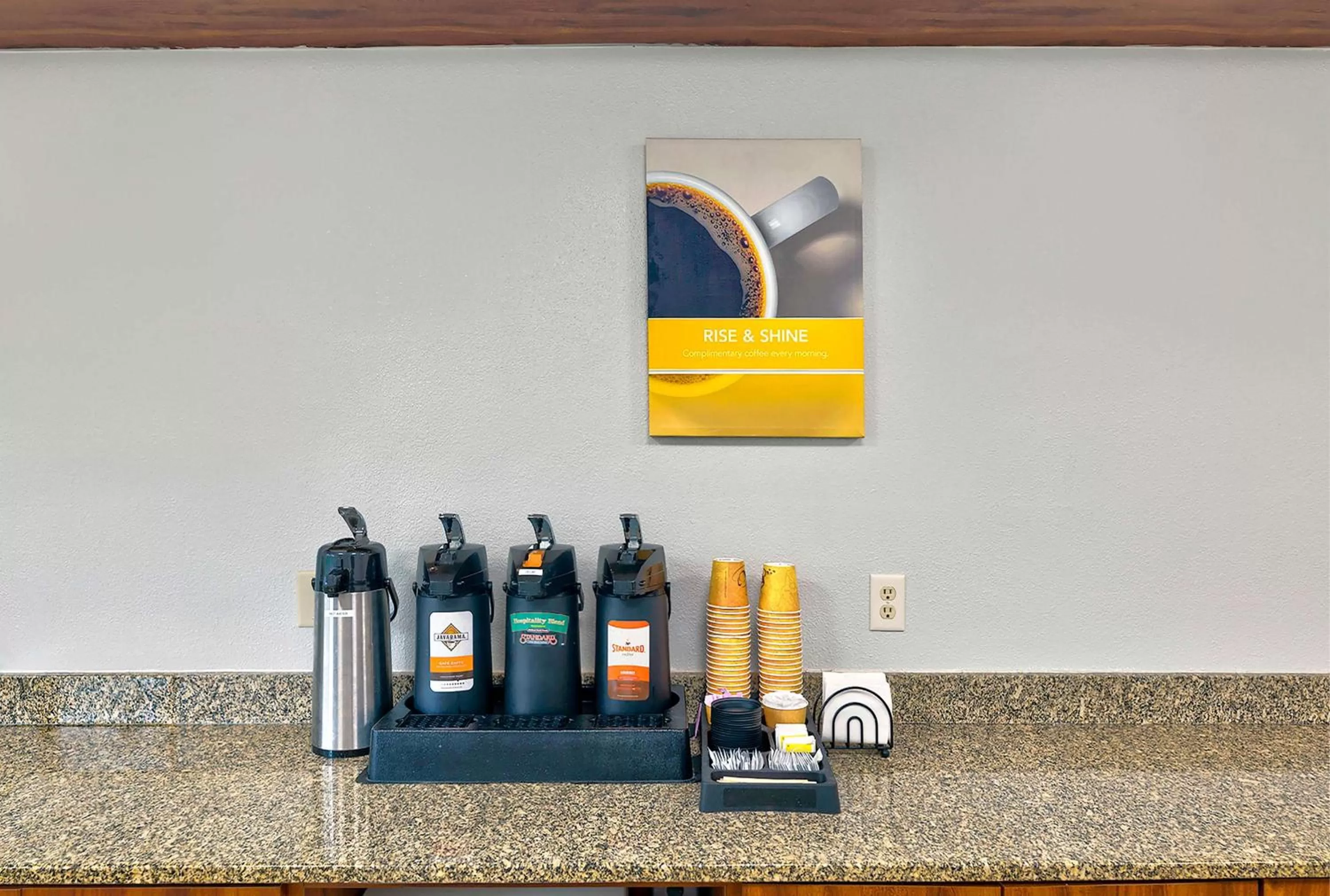 Restaurant/places to eat in Motel 6-Cedar Rapids, IA - Airport