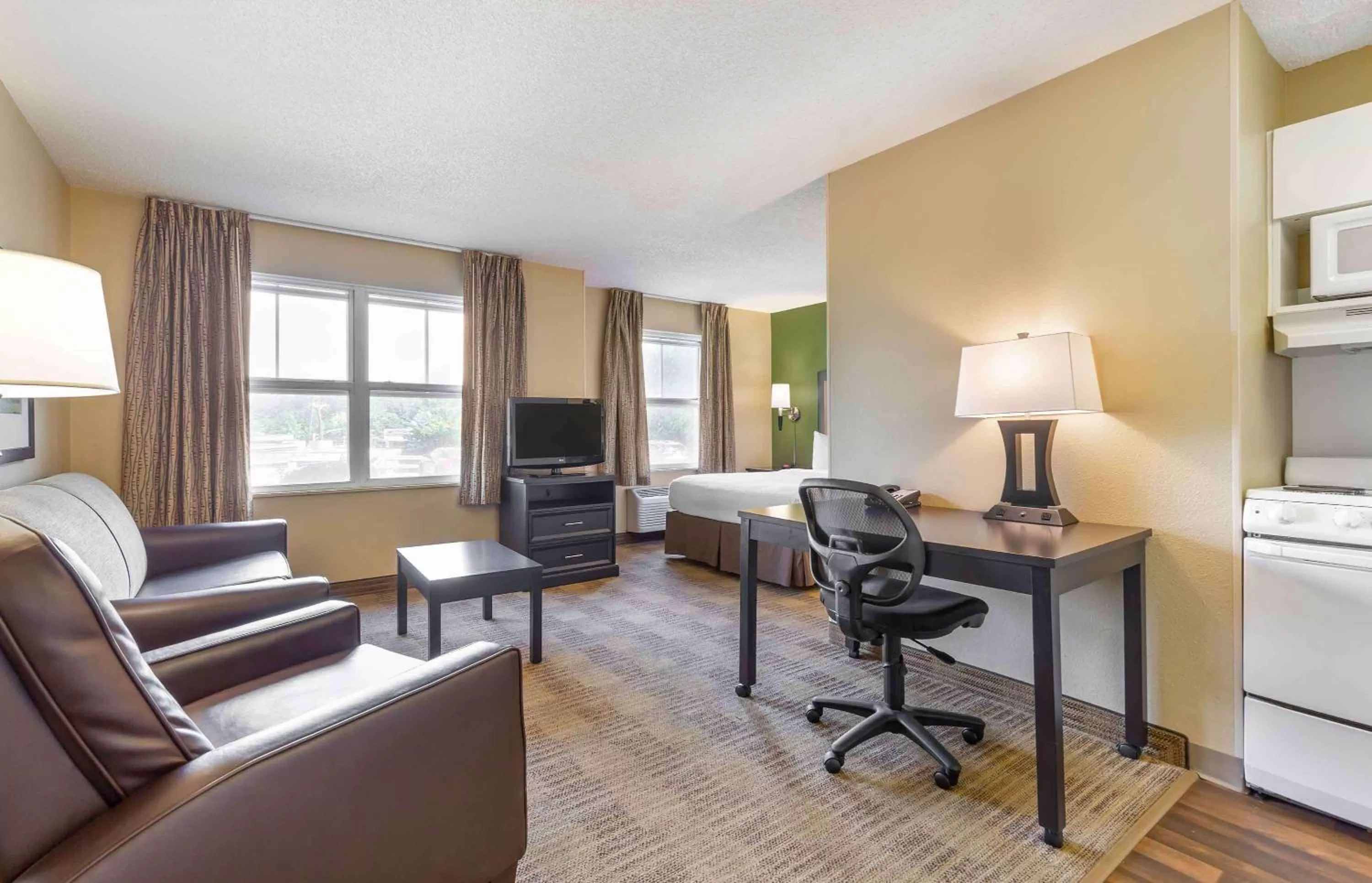 Bedroom in Extended Stay America Suites - Washington, DC - Gaithersburg - South