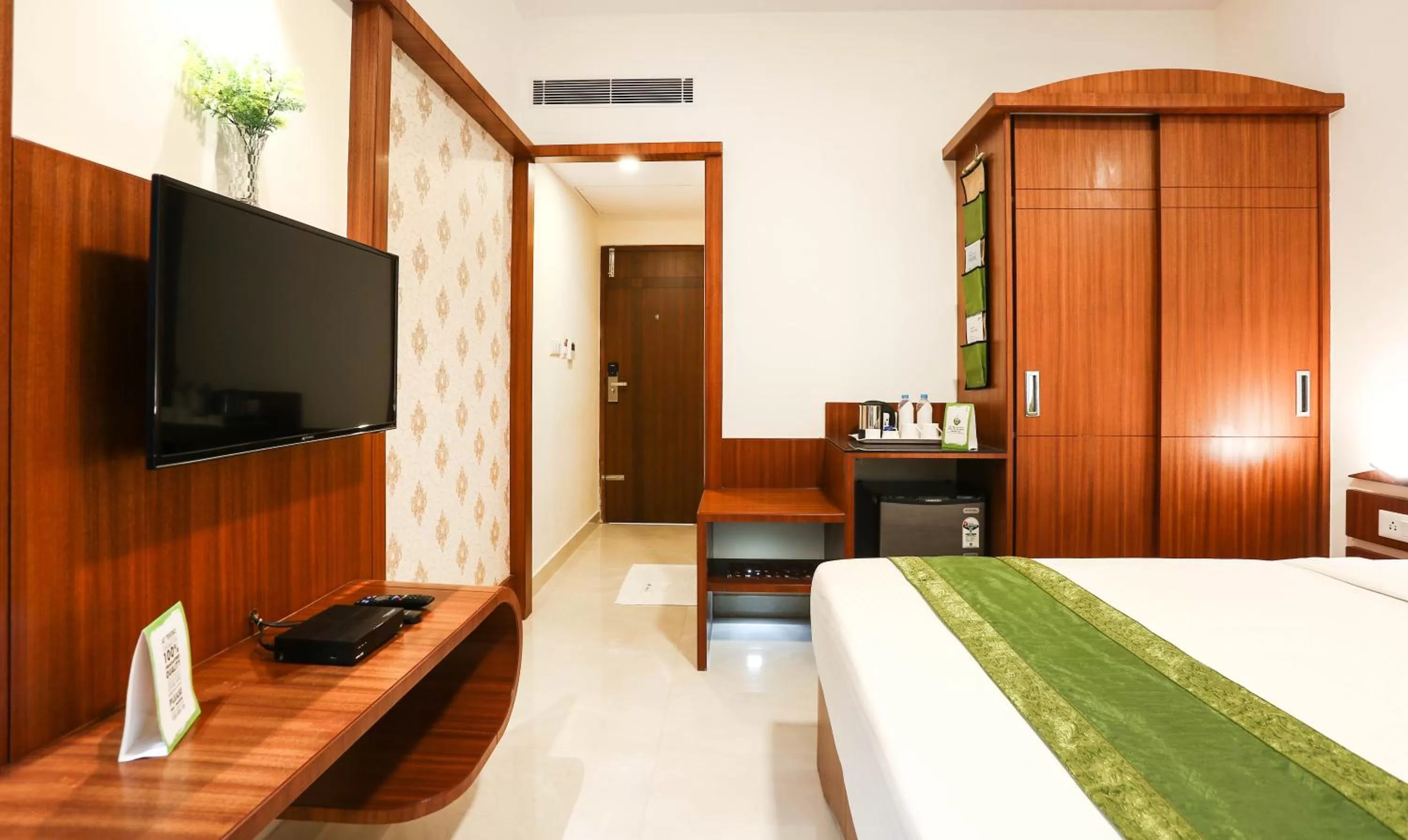 TV and multimedia, Bed in Treebo Premium Akshaya Mahal Inn