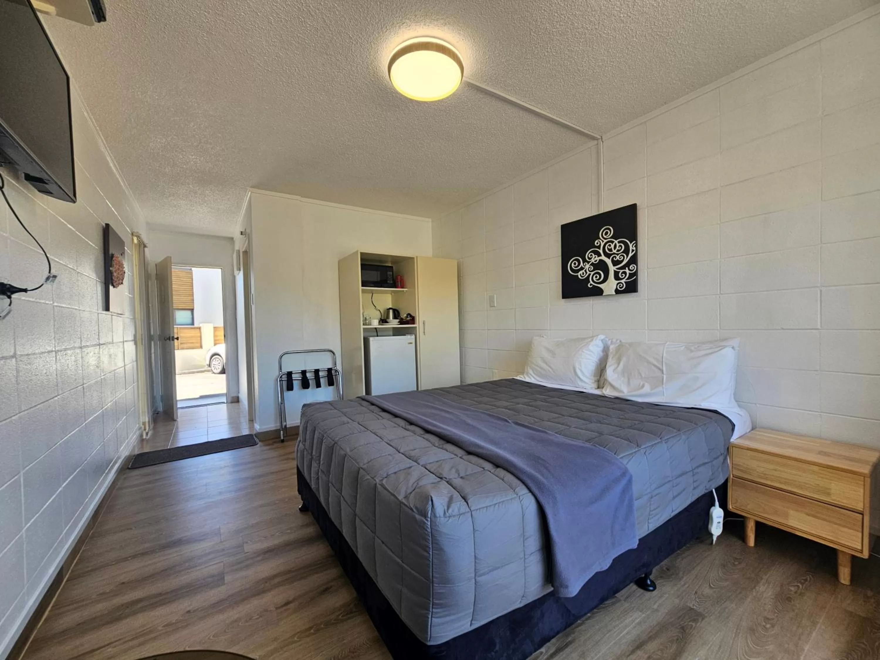 Bed in Tui Oaks Motel