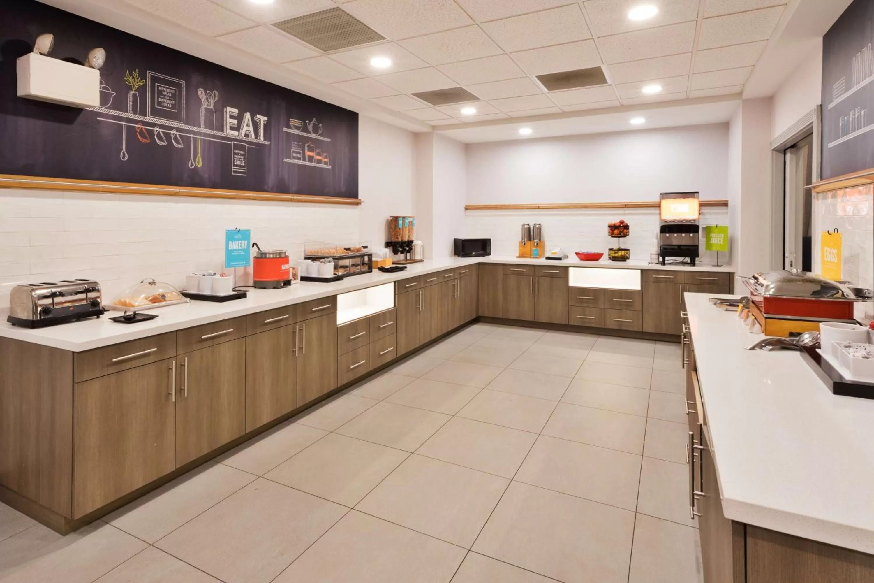 Breakfast in Hampton Inn & Suites Lanett/West Point