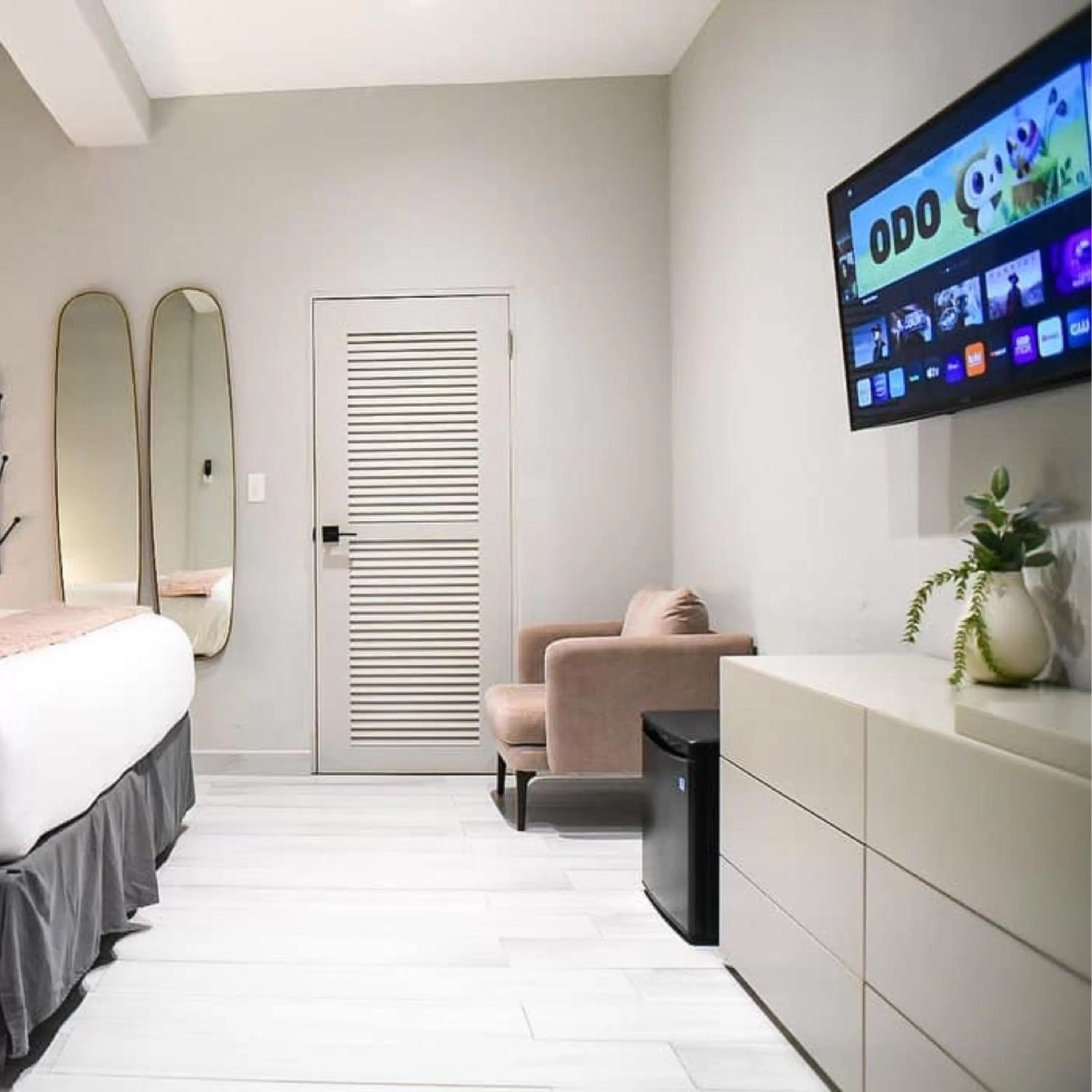 Bed in Trópica Beach Hotel