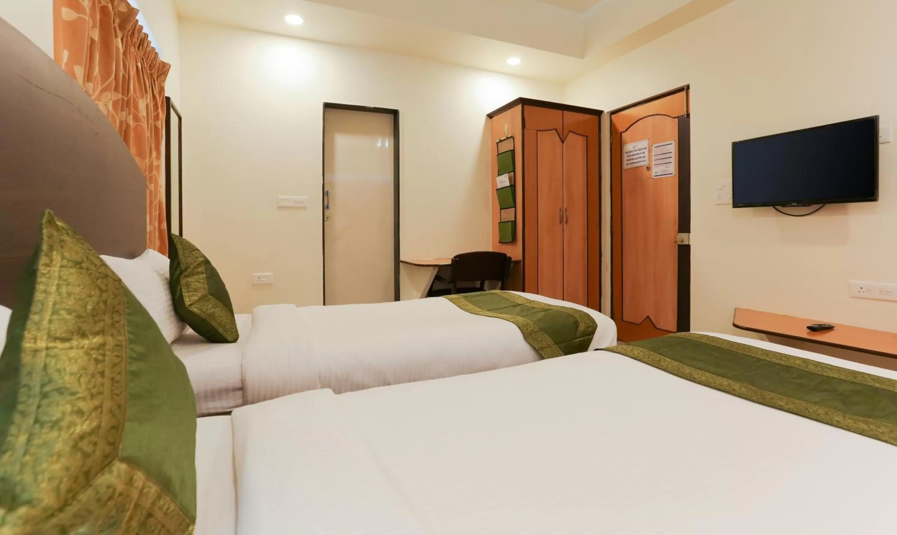 Photo of the whole room, Bed in Itsy Hotels Hill View Ex