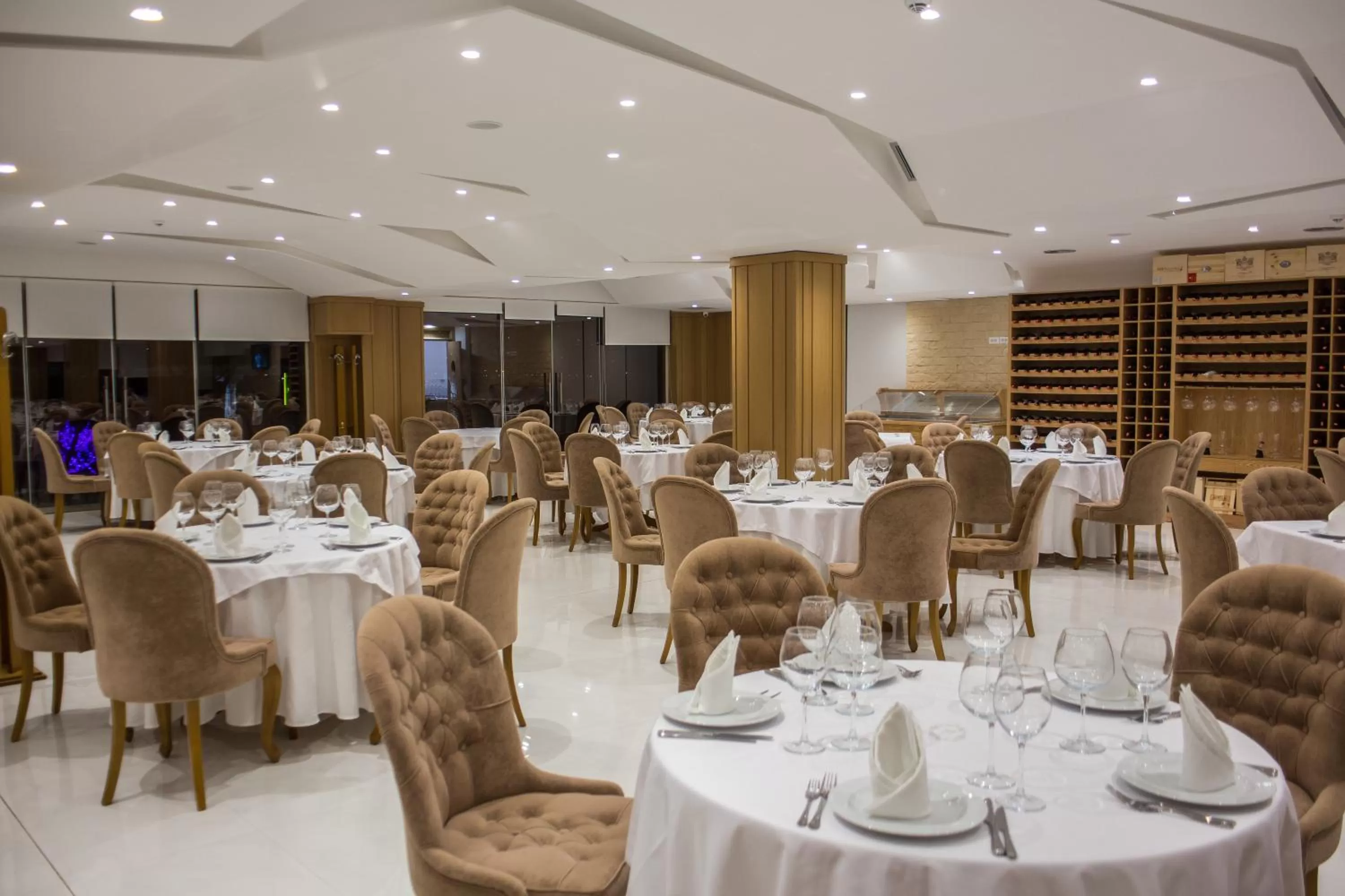 Restaurant/places to eat in Santa Quaranta Premium Resort