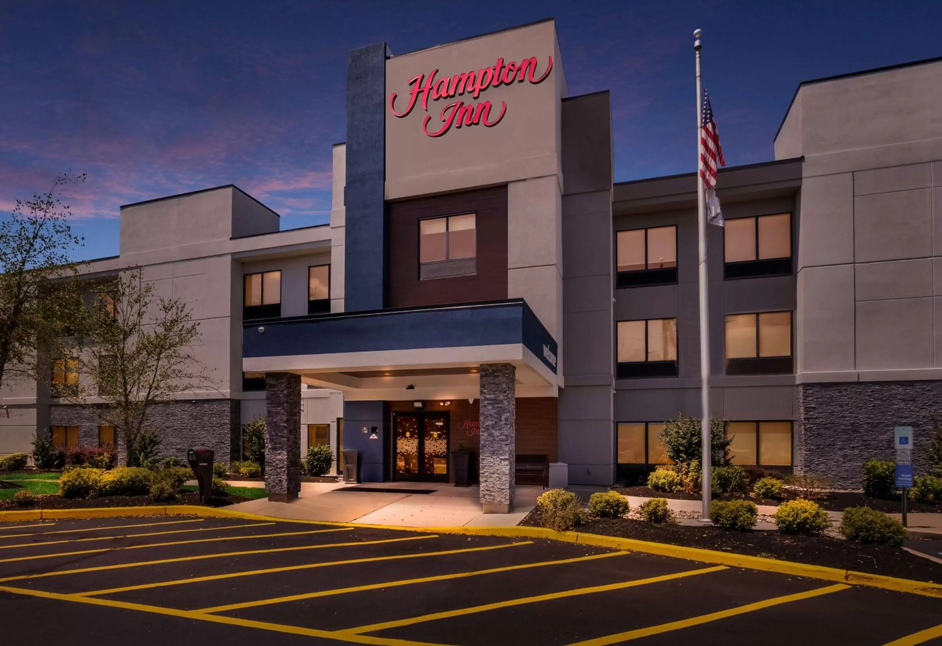 Property building in Hampton Inn Princeton