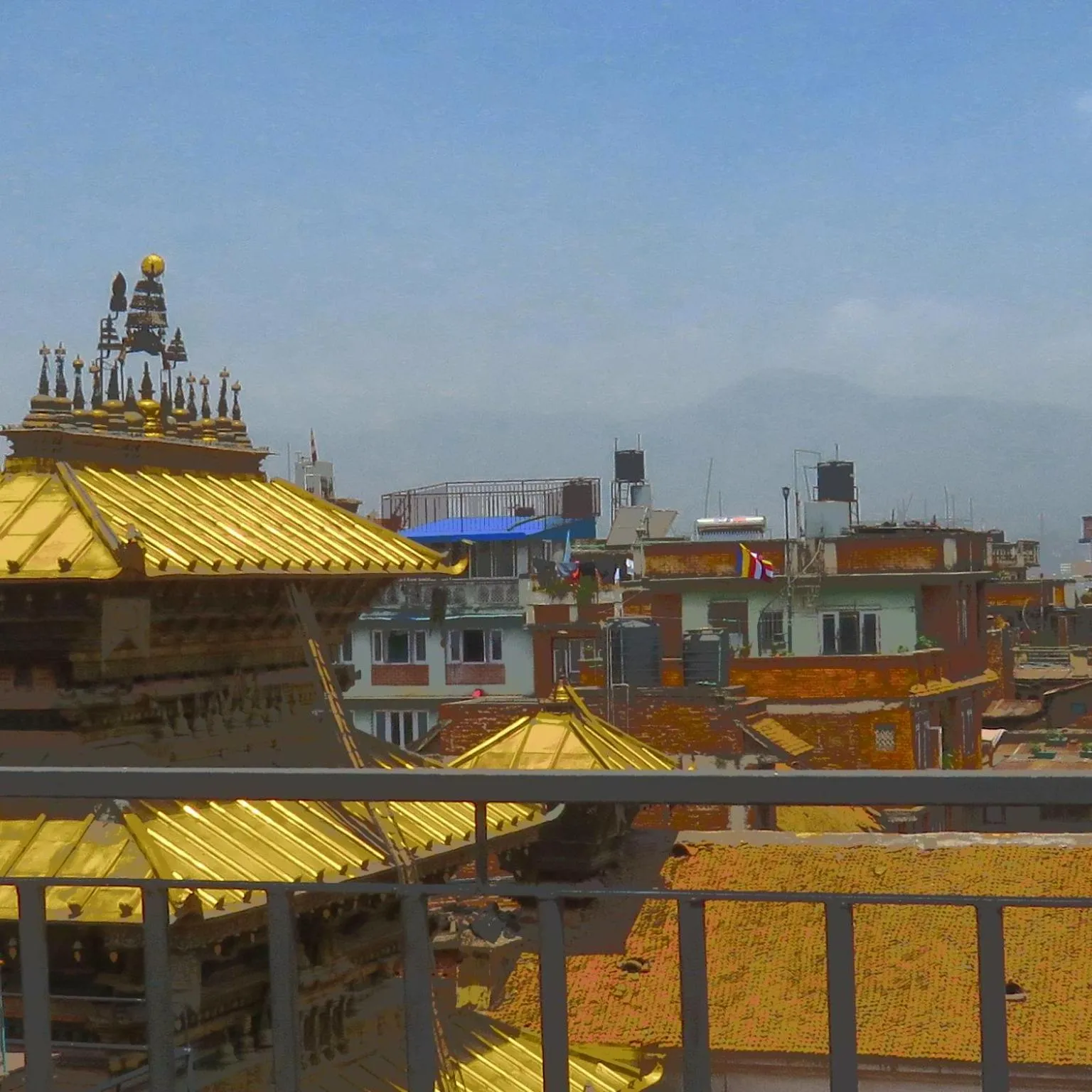 Area and facilities in Hira Guest House