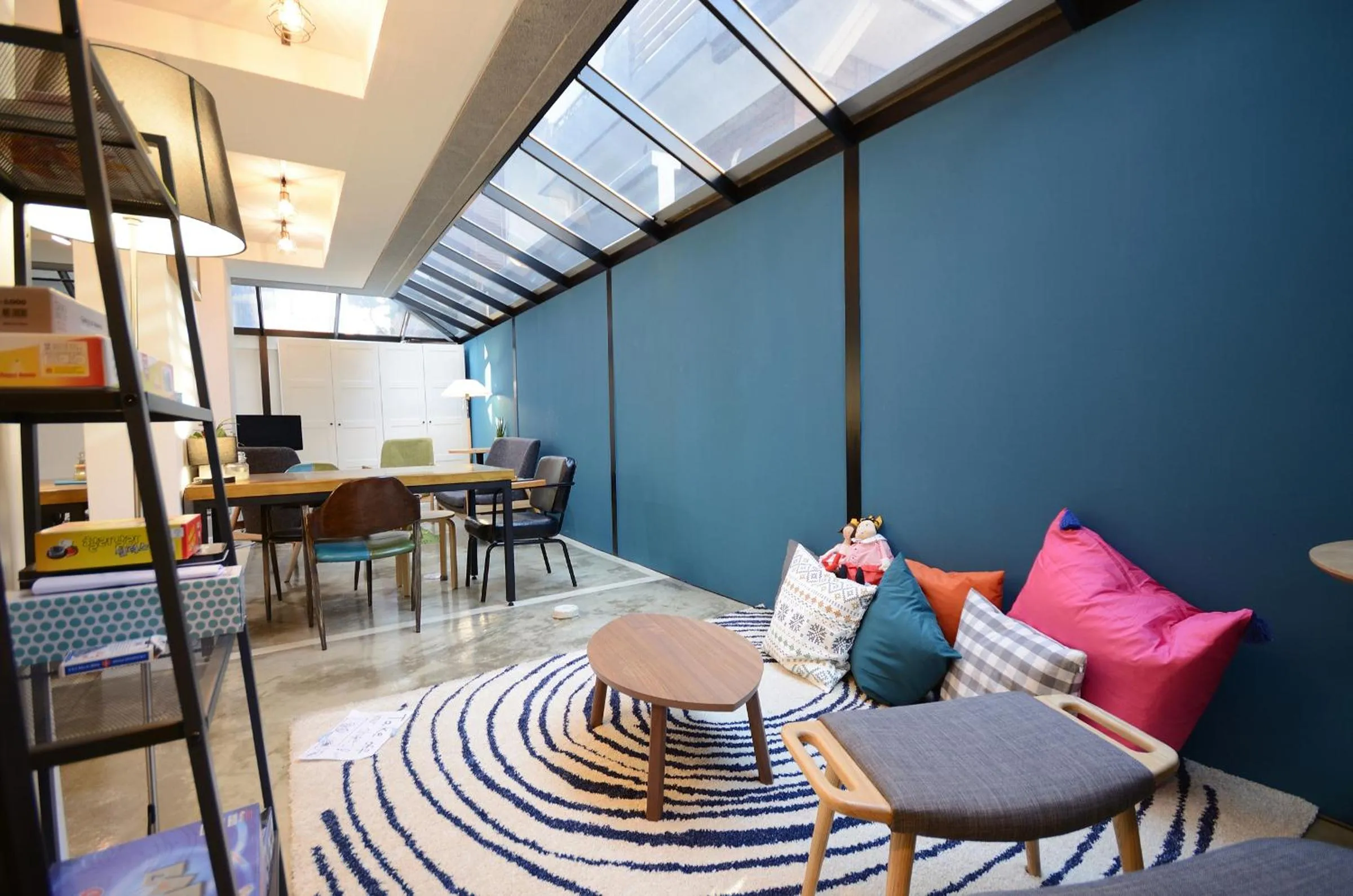 Communal lounge/ TV room in Sunnyhill Hostel Hongdae