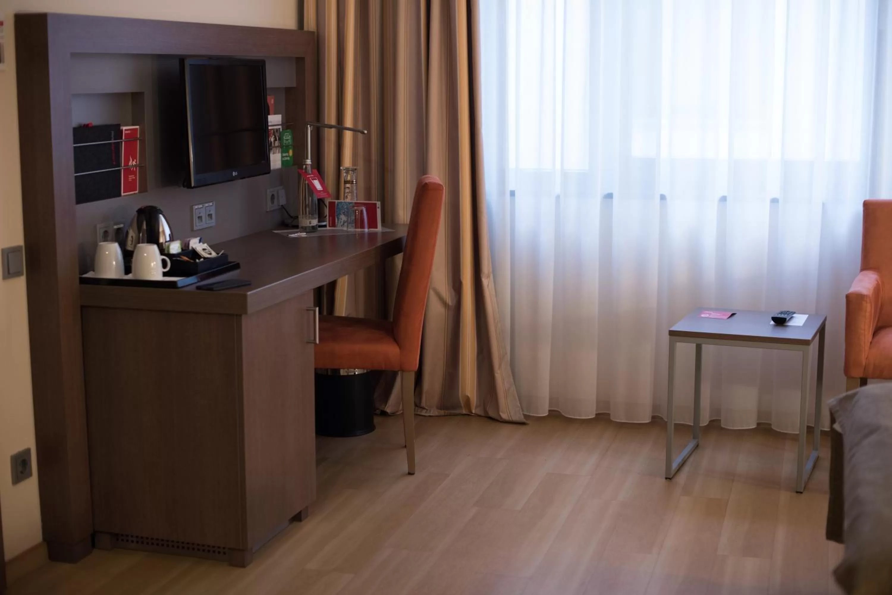 TV and multimedia in IntercityHotel Leipzig