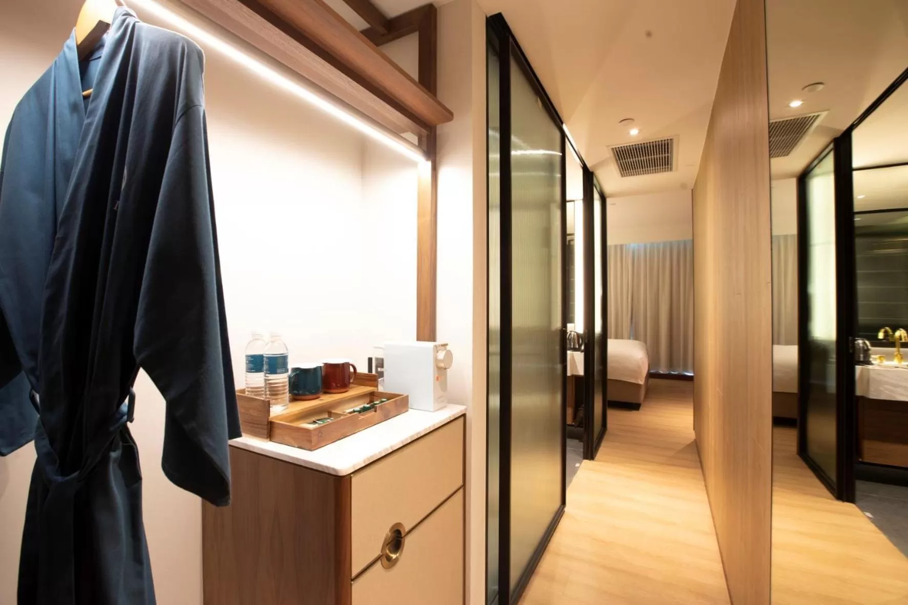 Bed in The LUMA Hotel, a Member of Design Hotels