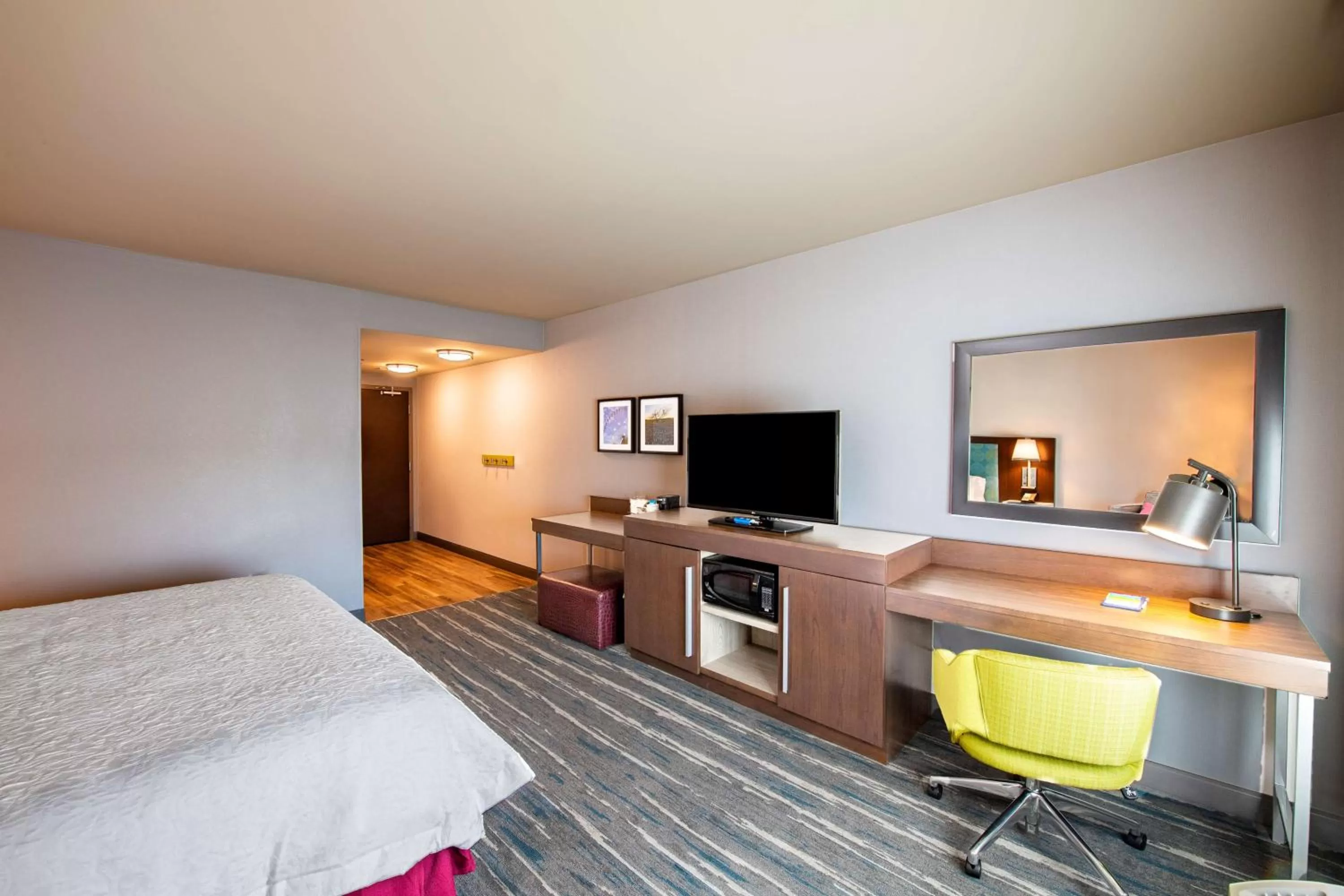 Bedroom, Bed in Hampton Inn & Suites Keller Town Center