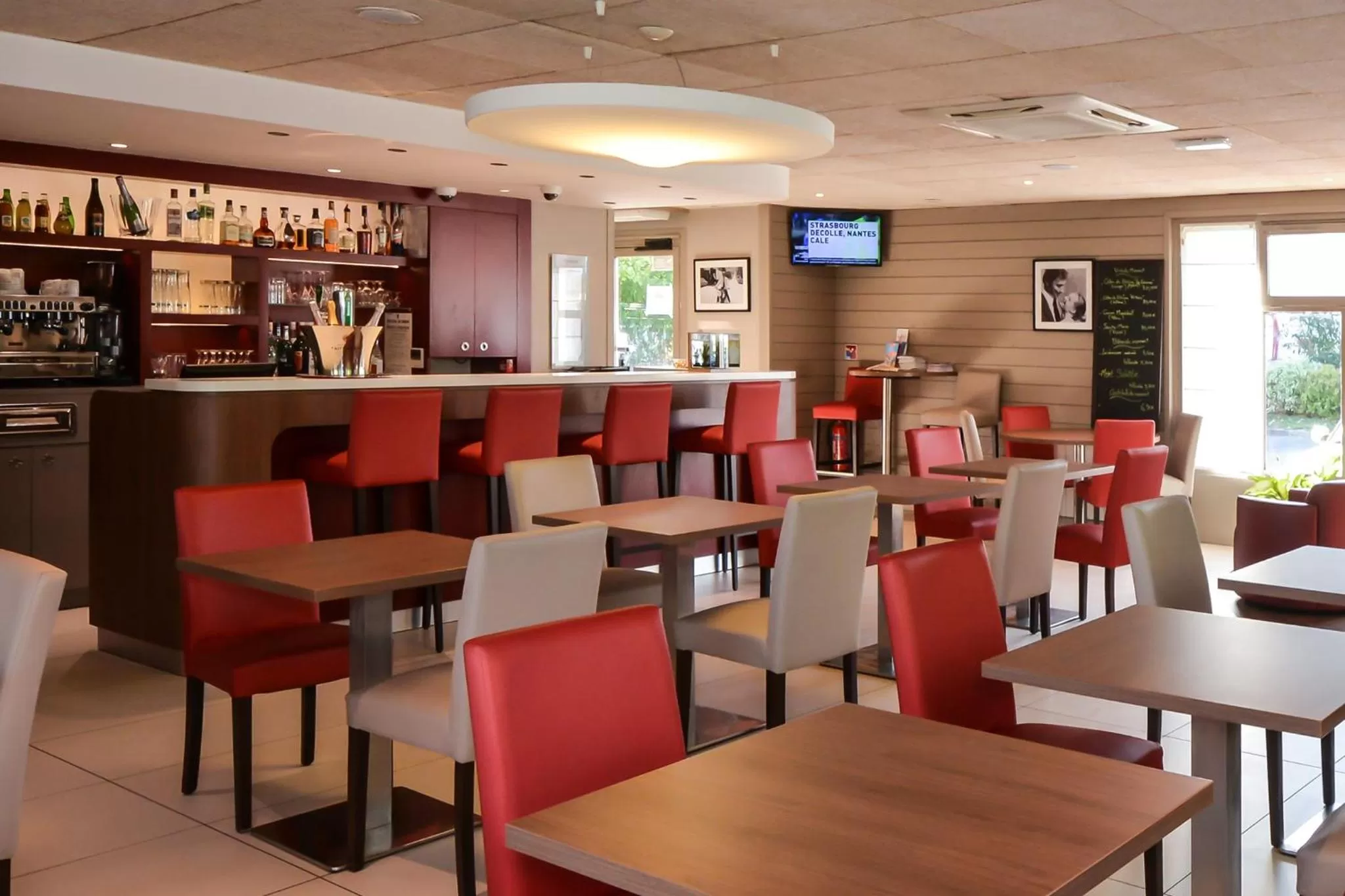 Restaurant/places to eat in Campanile Reims Ouest - Tinqueux