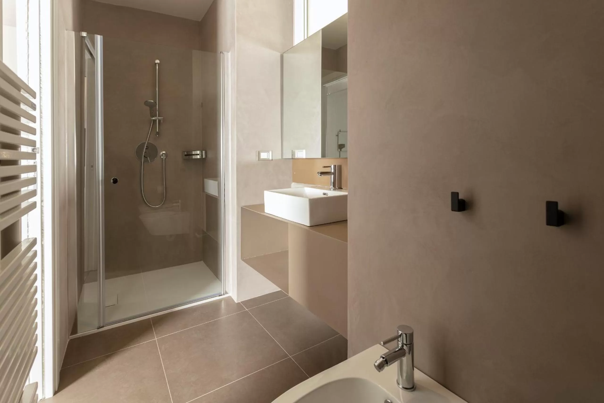 Shower in Palazzo dei Tolomei