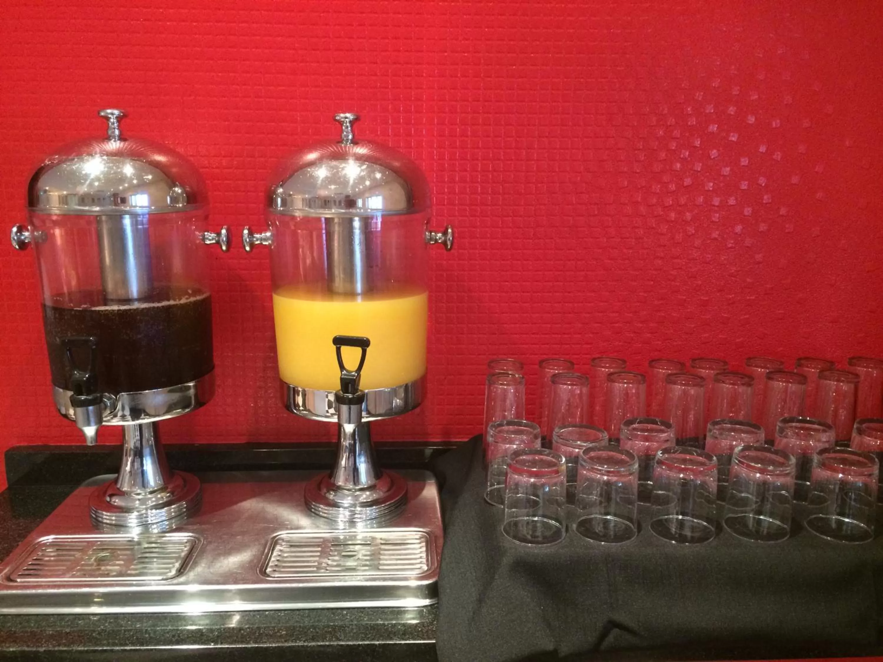 Continental breakfast in Premier Splendid Inn Bayshore