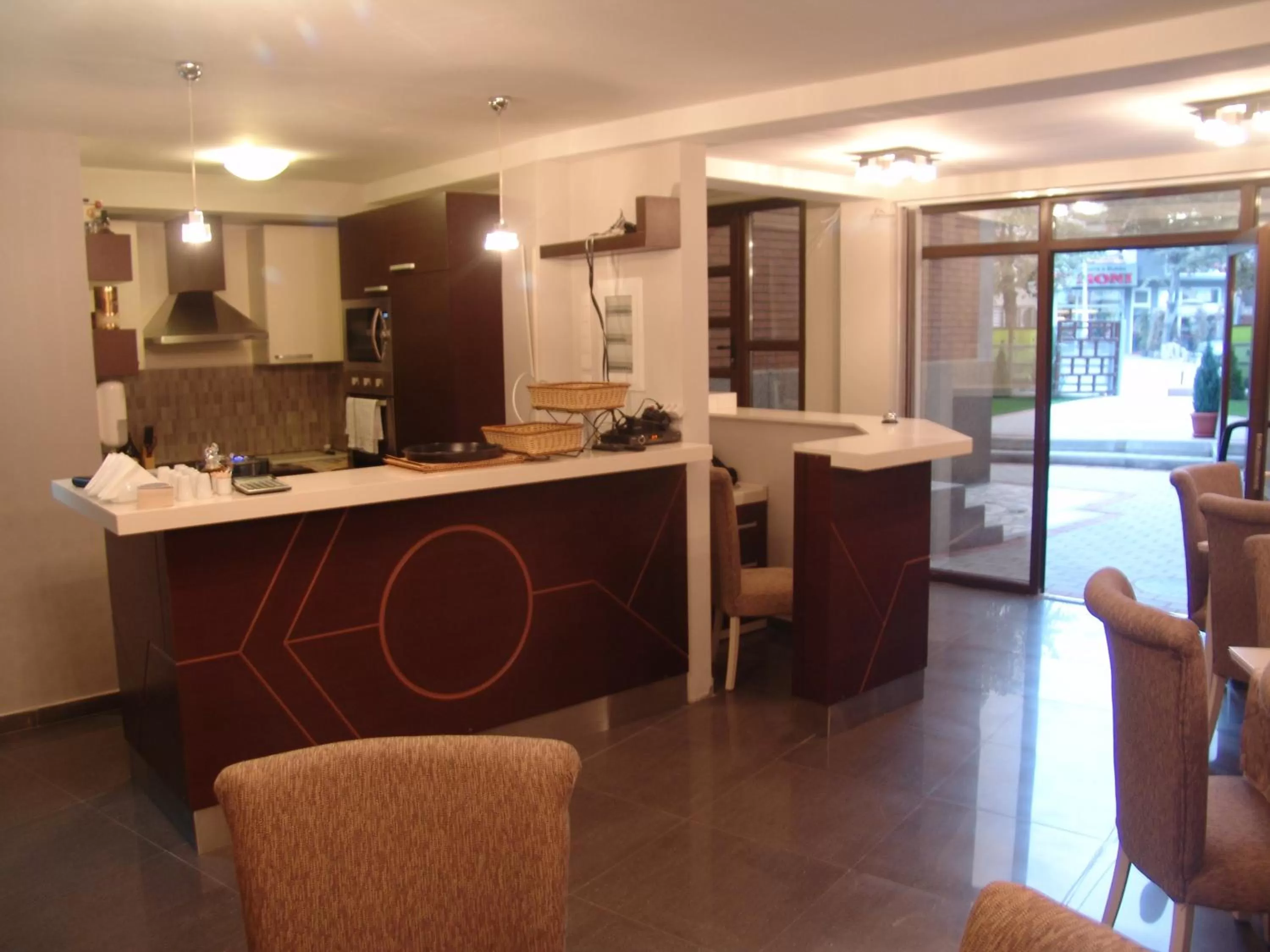 Lobby or reception, Kitchen/Kitchenette in Hotel Prima