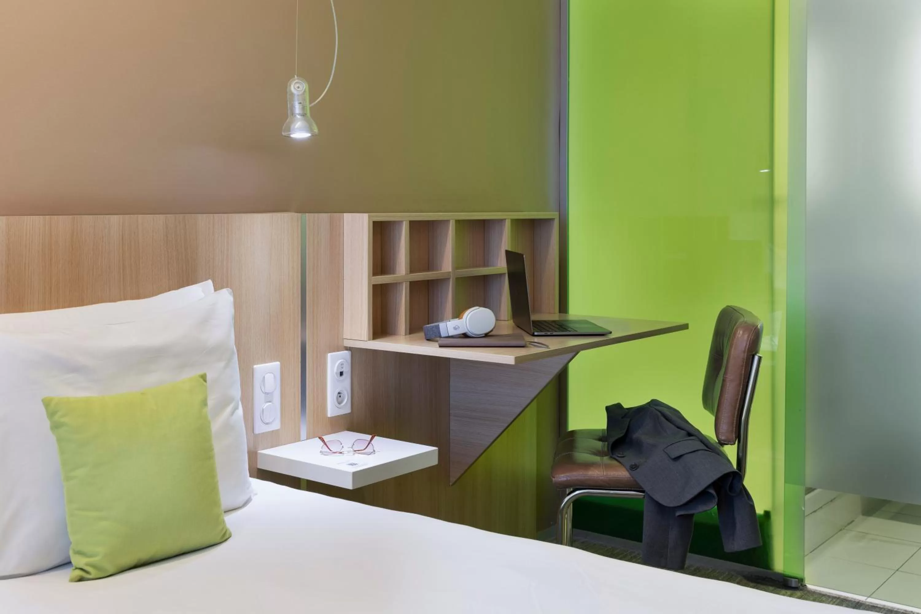 Bedroom, Bed in Mercure Paris Gare du Nord