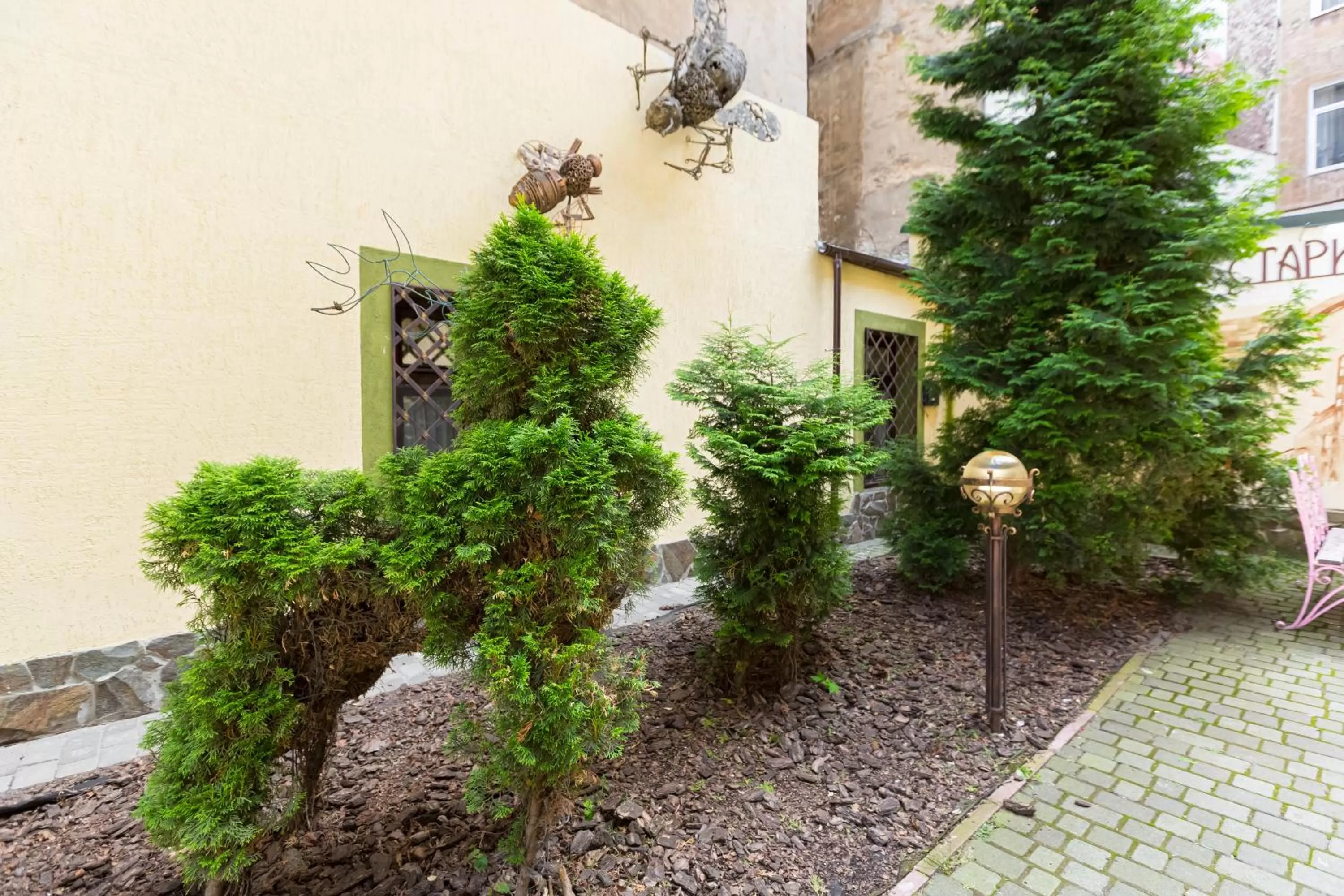 Property Building in Staryi Krakiv