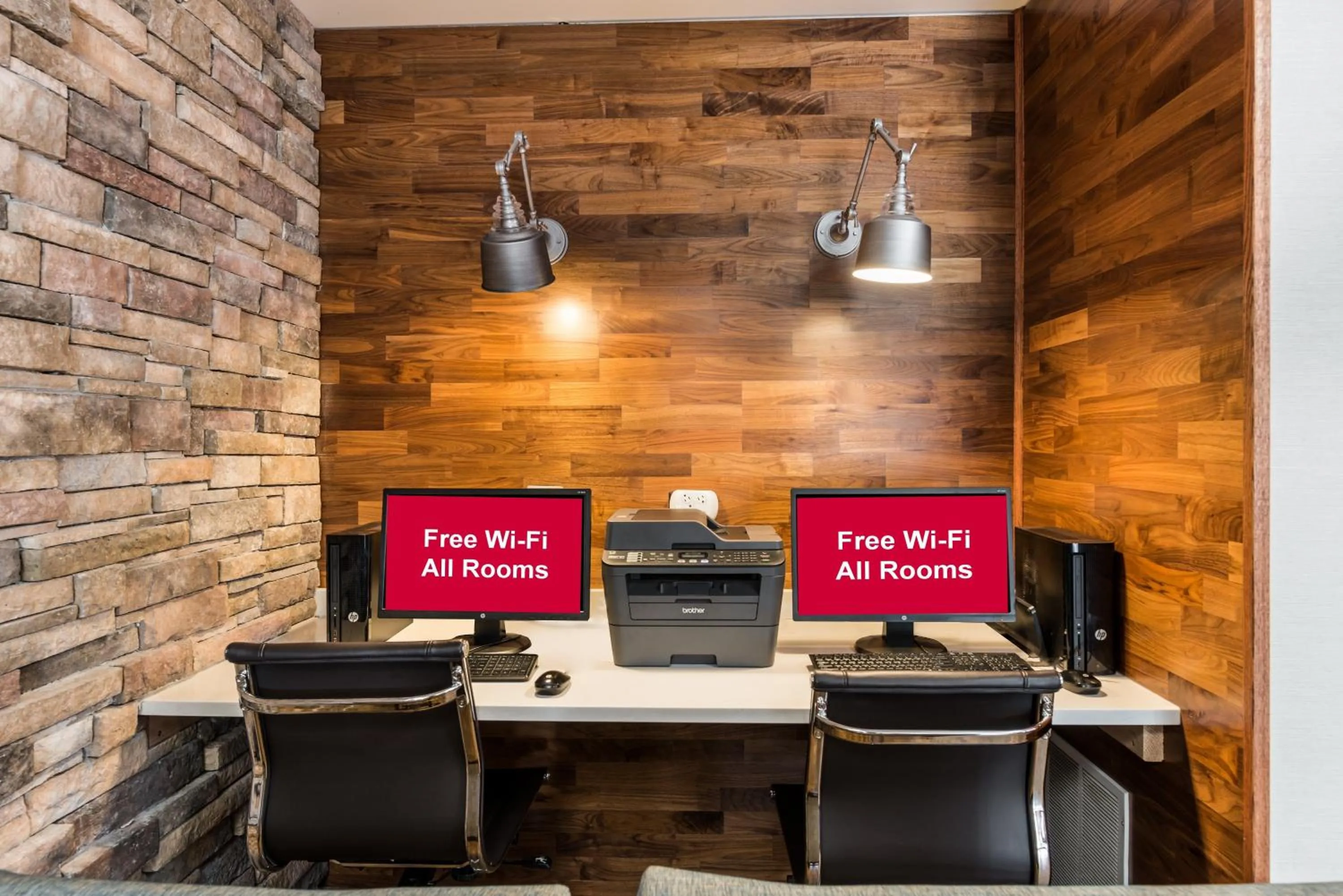 Business facilities in Red Roof Inn Morton Grove