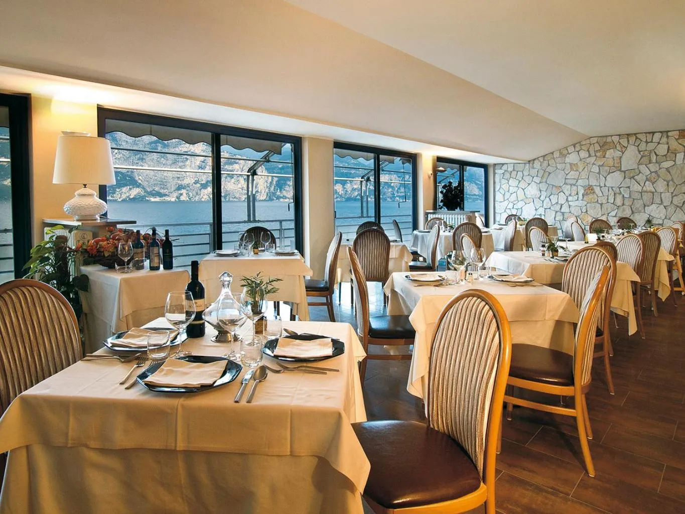 Restaurant/places to eat in Hotel Du Lac - Relax Attitude Hotel