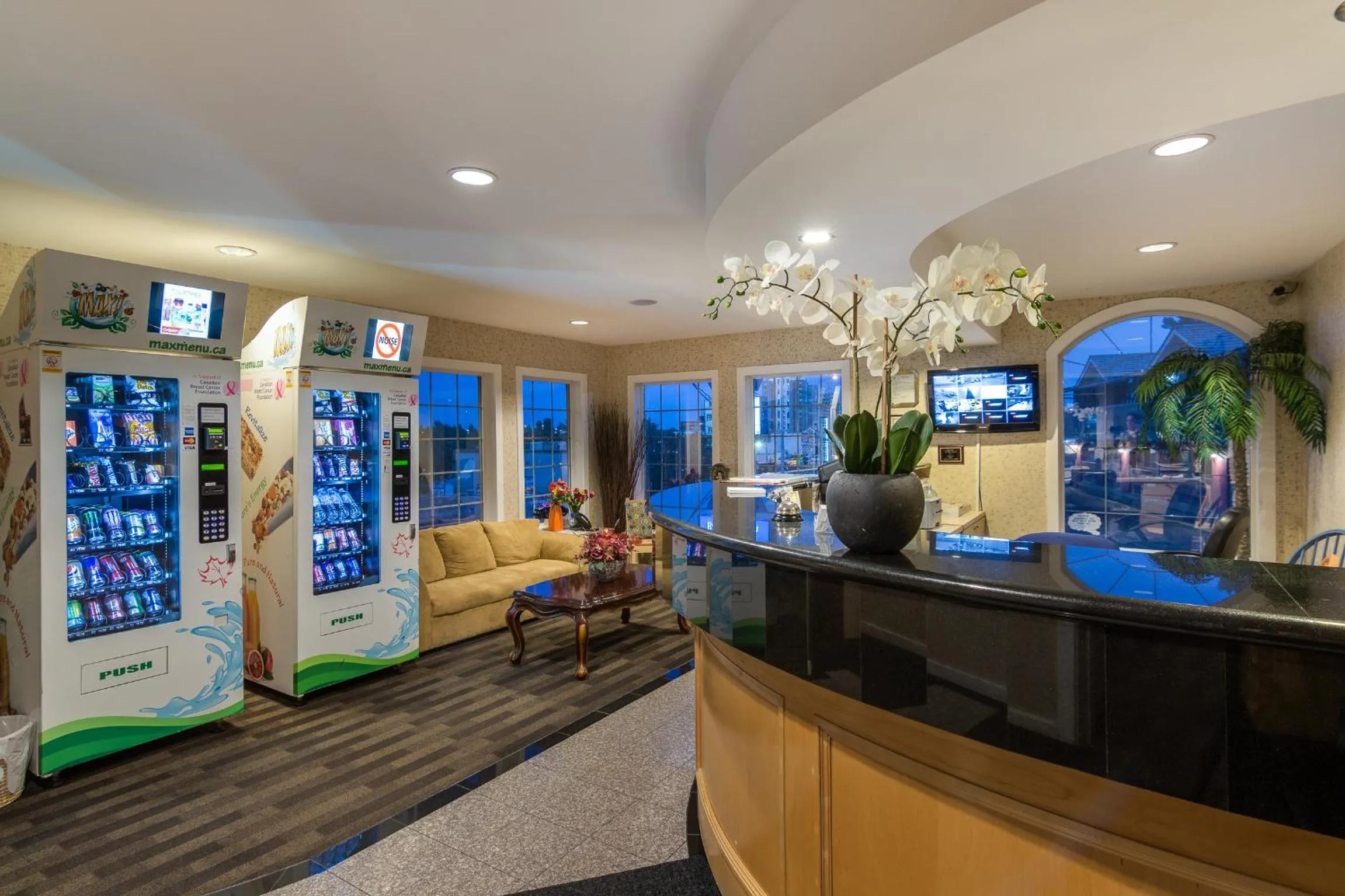 Lobby or reception in Canadas Best Value Inn Chinook Station