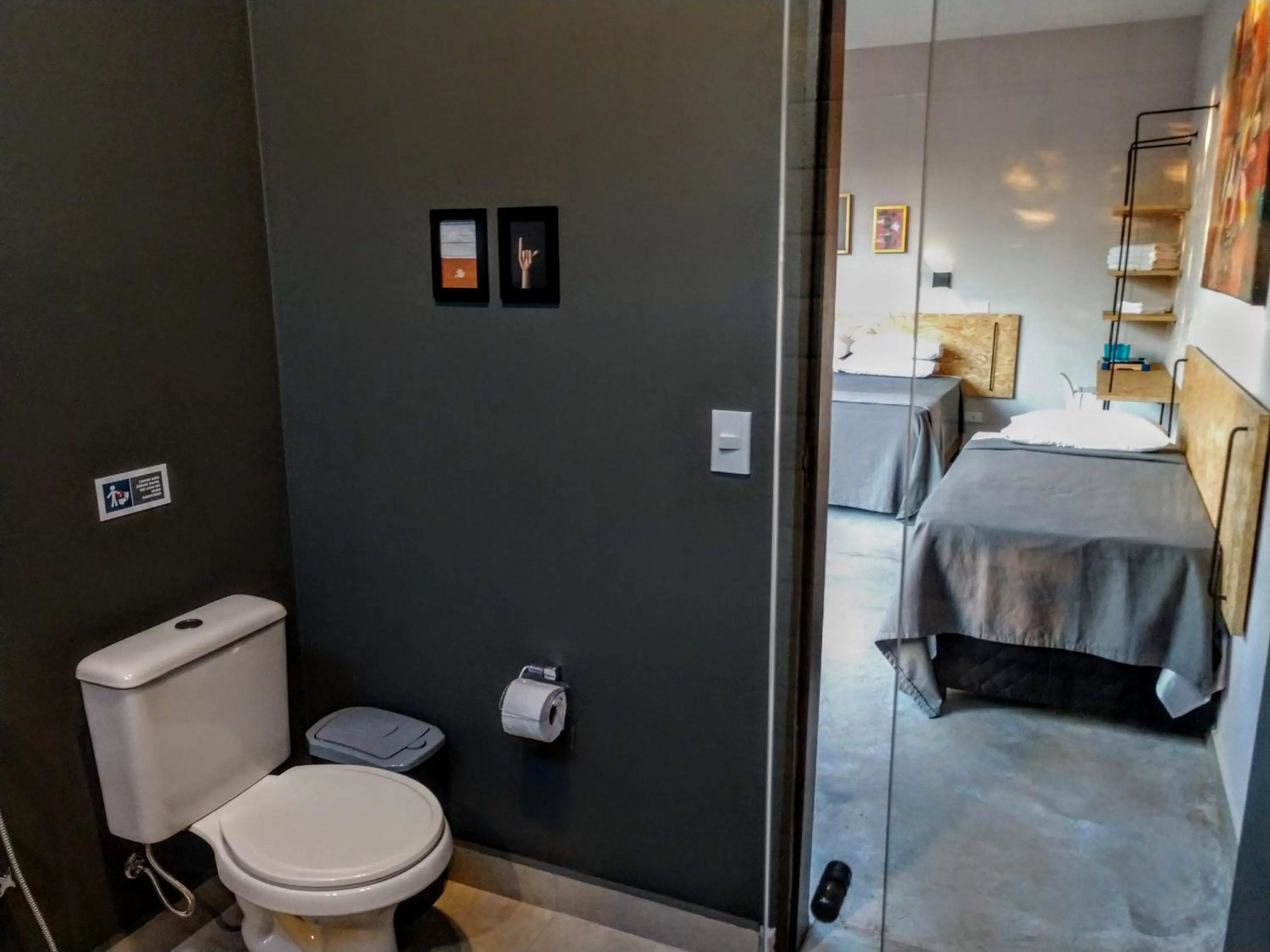 Bathroom in Suítes no Quintal