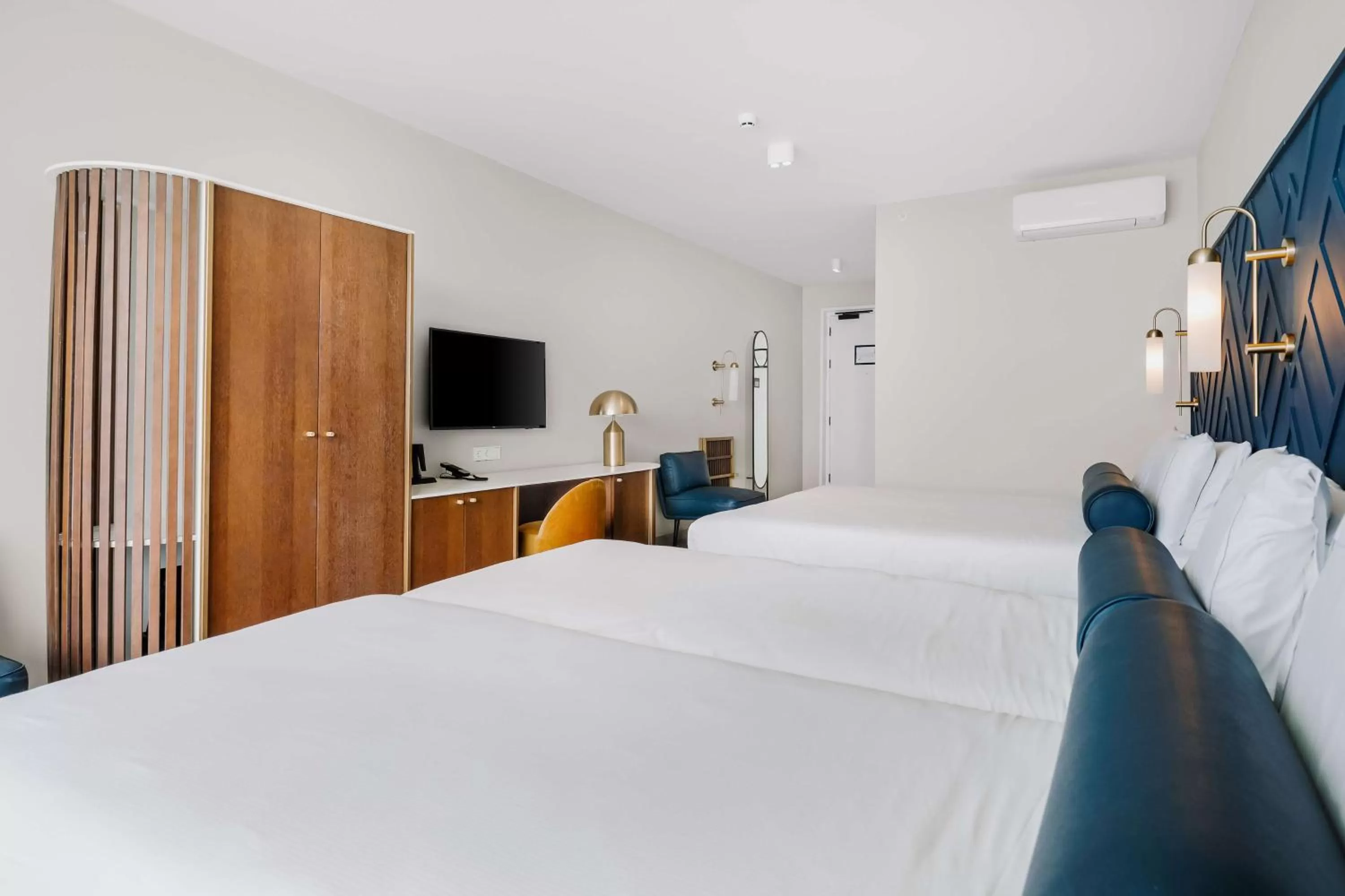 King Guest Room with Two Single Beds and Ocean View in Mangrove Beach Corendon Curacao All-Inclusive Resort, Curio