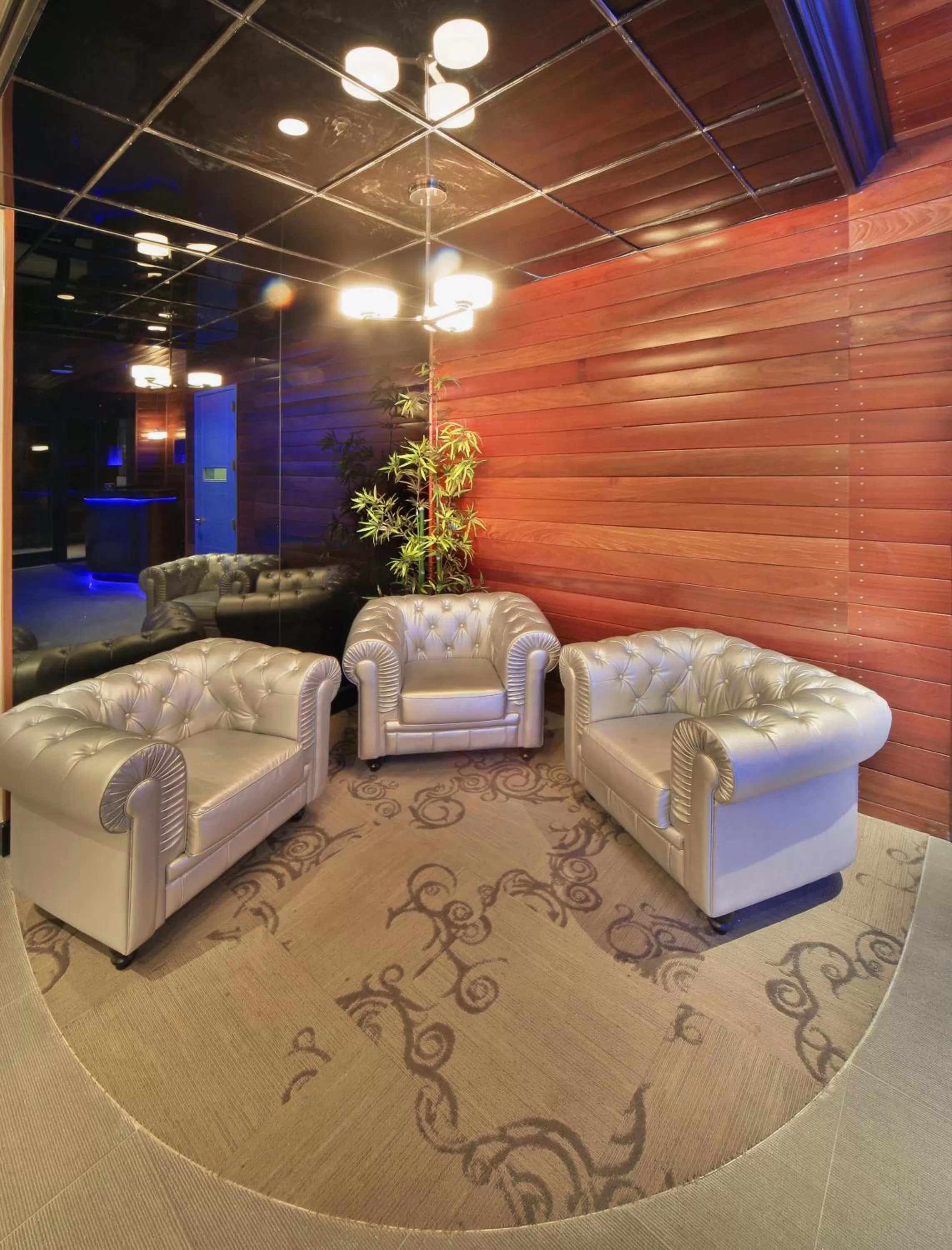 Communal lounge/ TV room in Aura Hotel Brooklyn