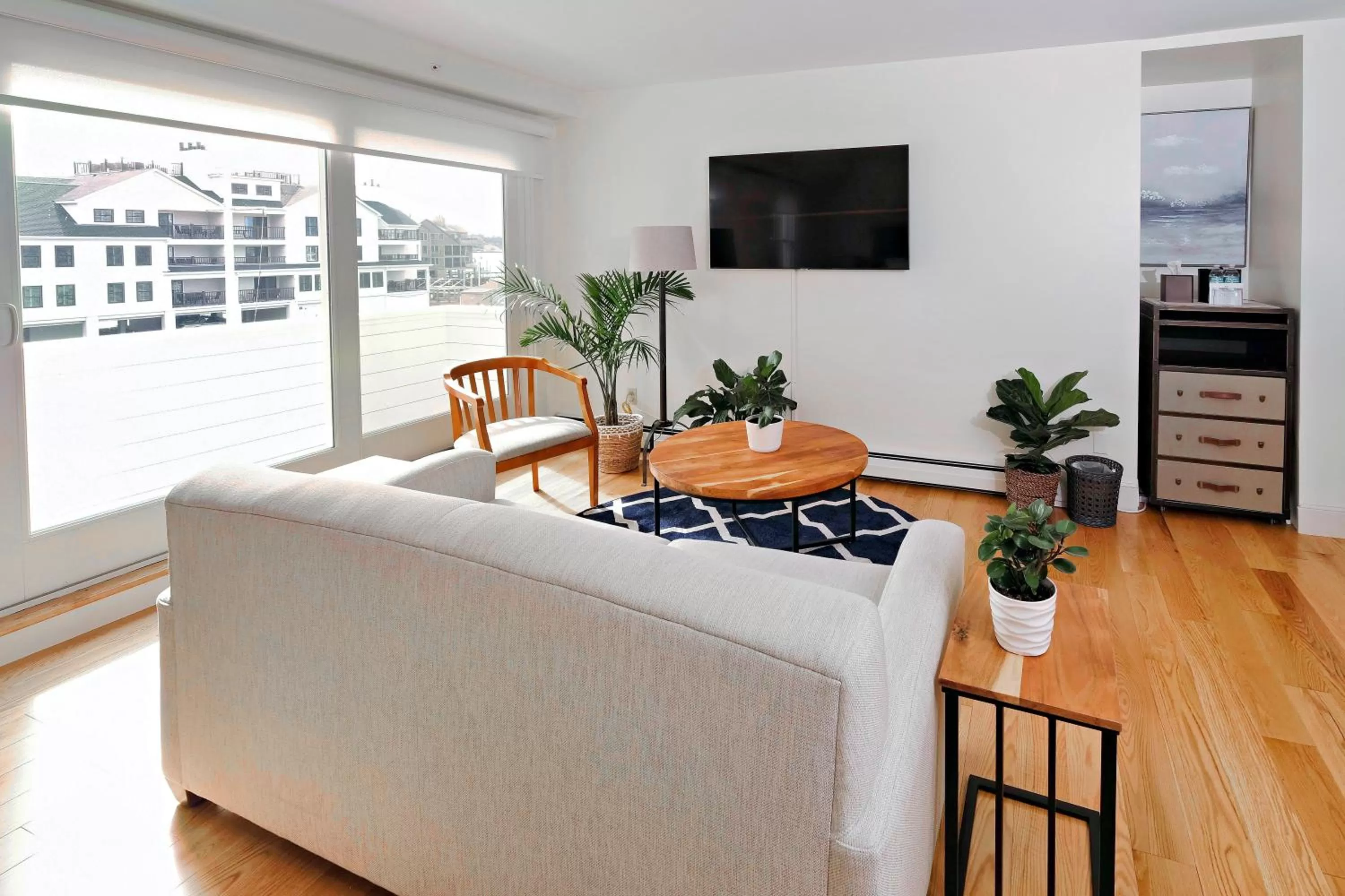 Seating area in Harborside Inn