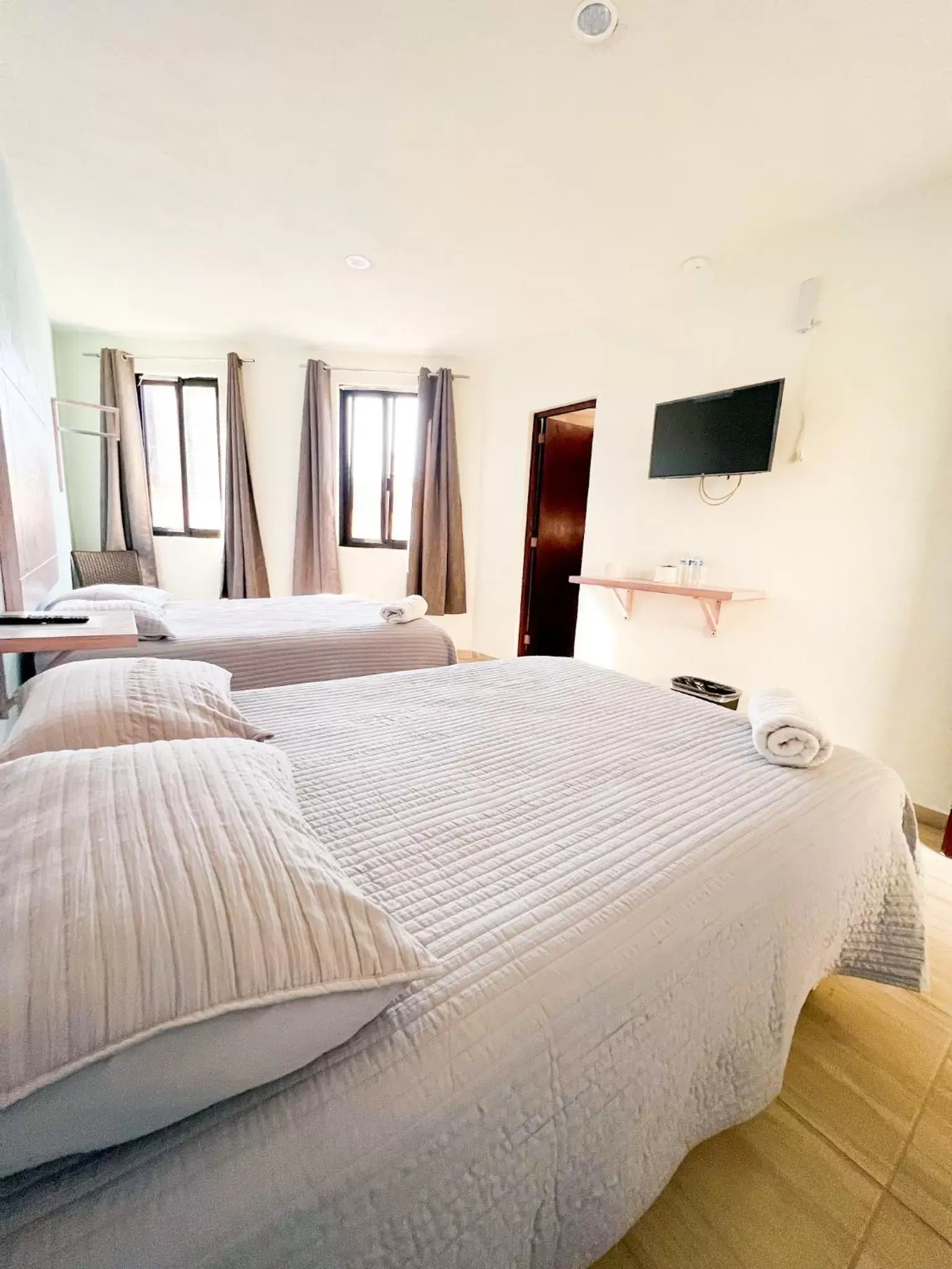 Double Room with Two Double Beds in Hotel Hai Do Double Room with Two Double Beds in Hotel Hai Do