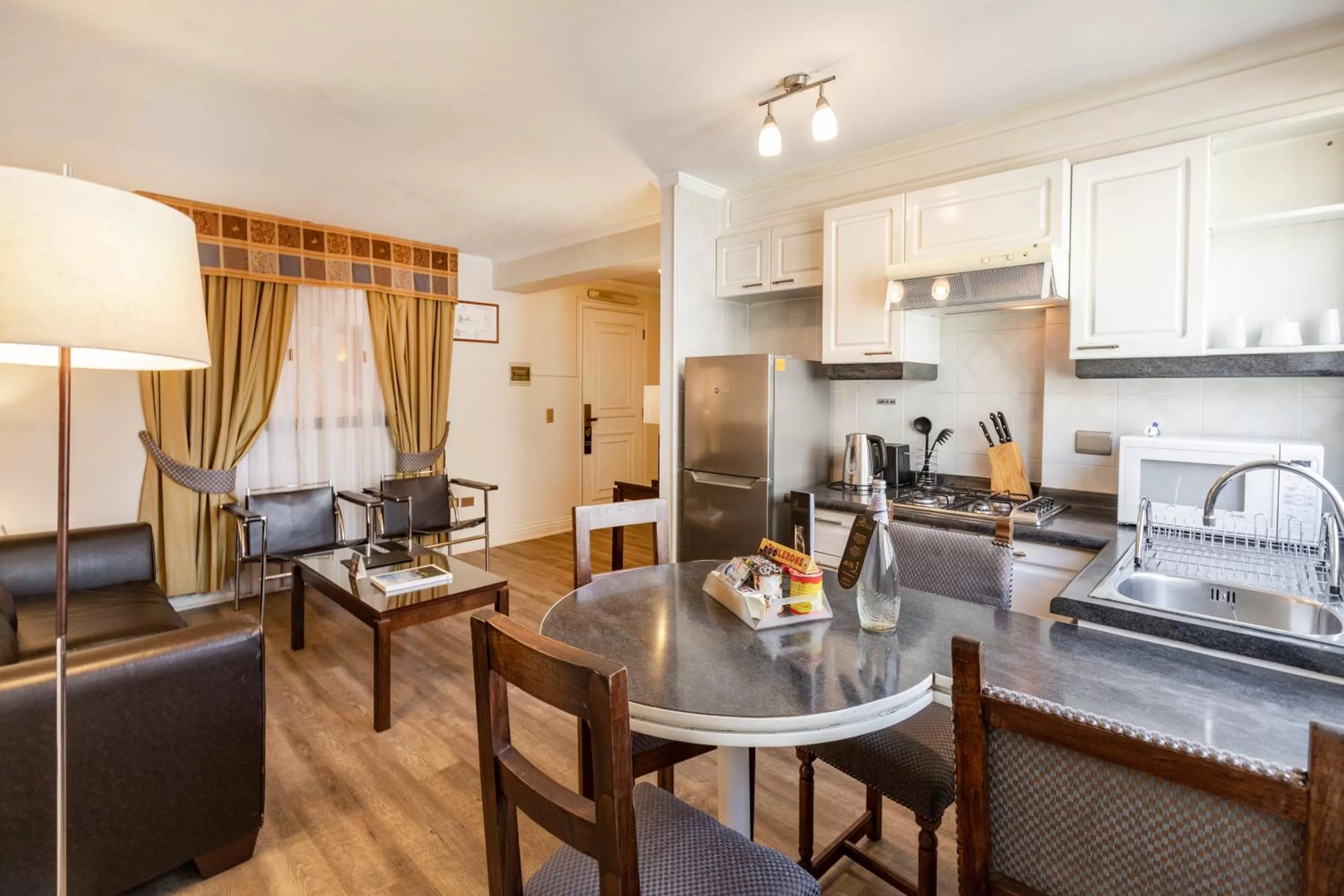 Kitchen or kitchenette in Park Plaza Apartments