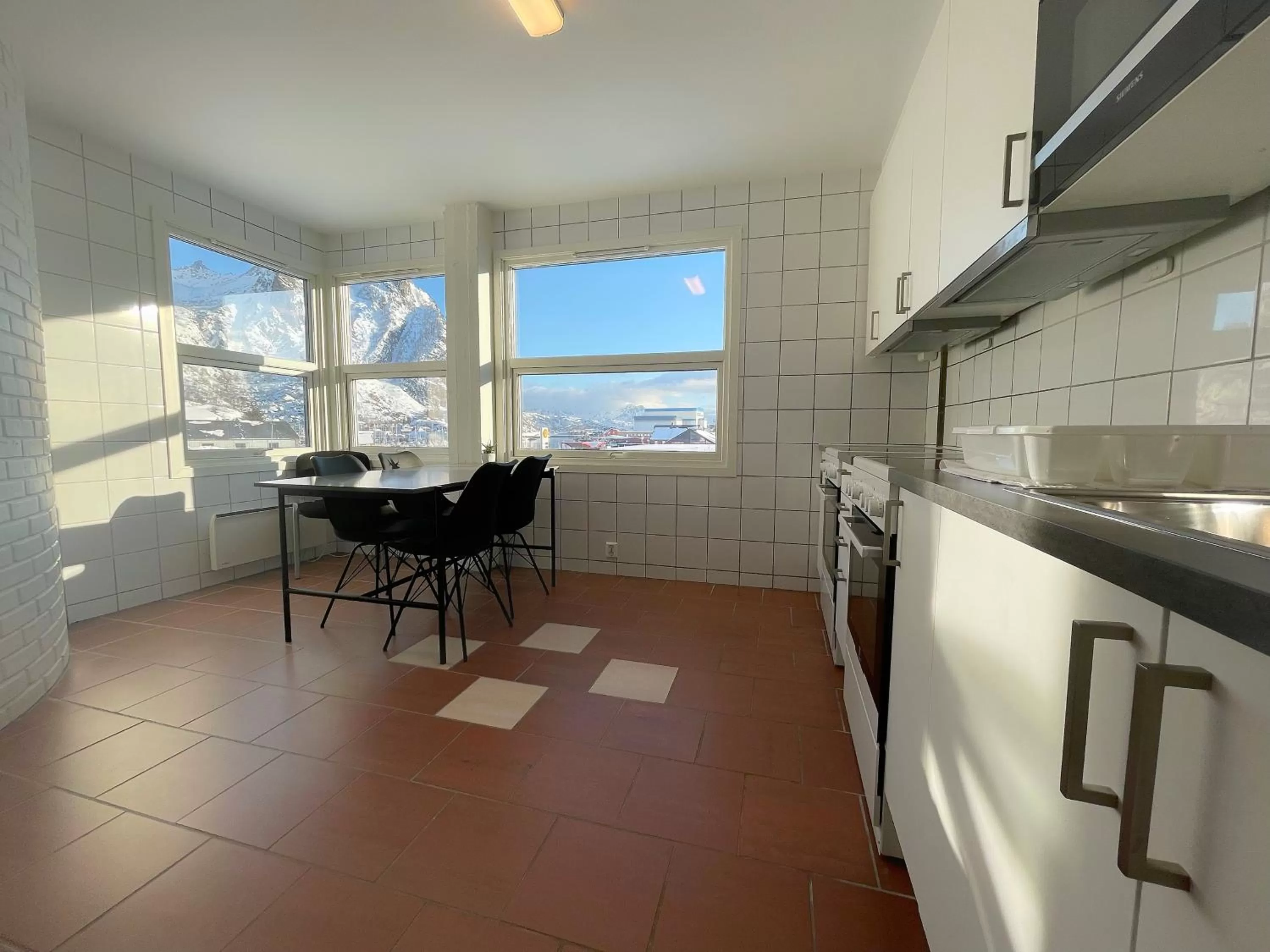 Kitchen or kitchenette in Marina Hotel Lofoten