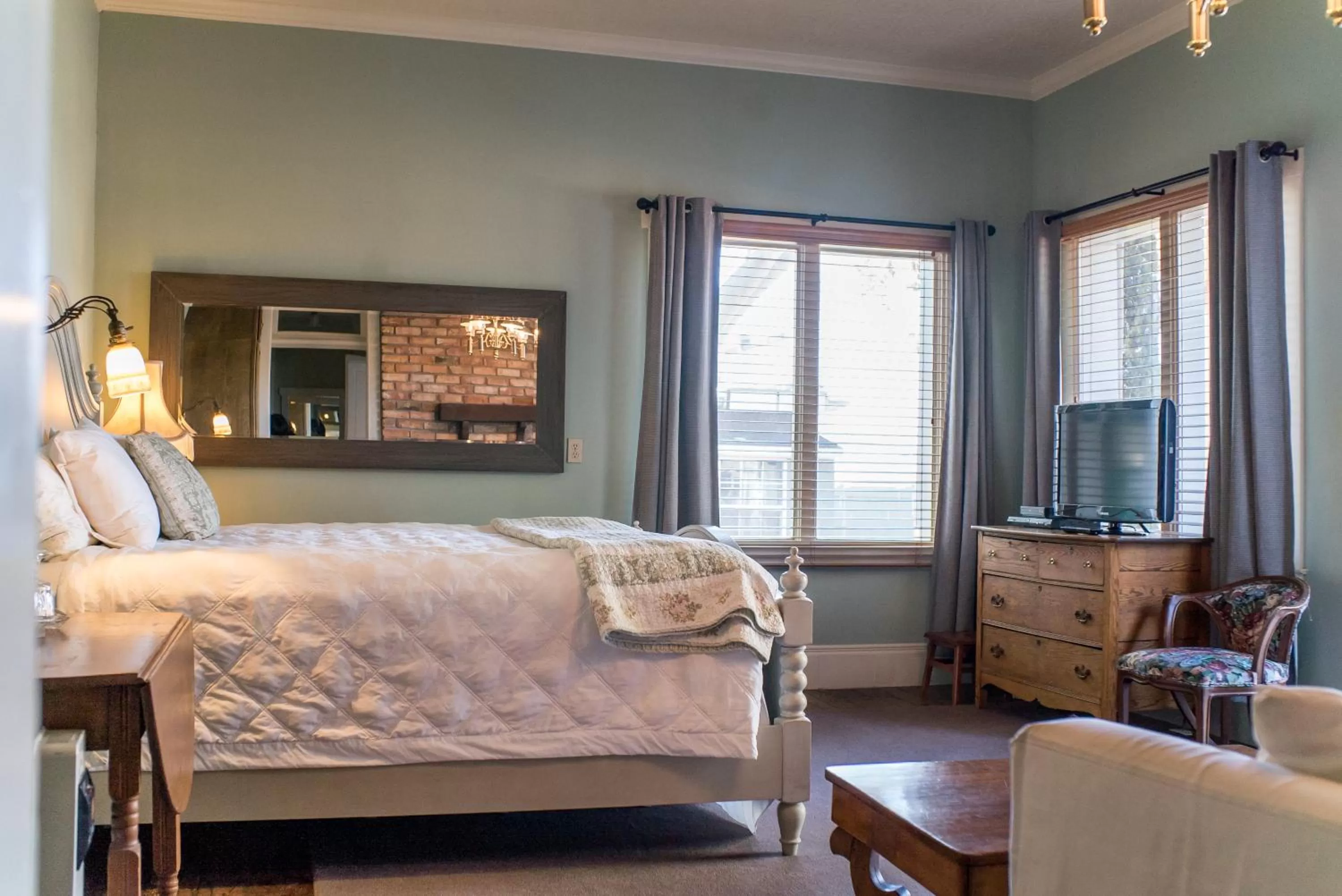 Bedroom, Bed in The Mulberry Inn -An Historic Bed and Breakfast