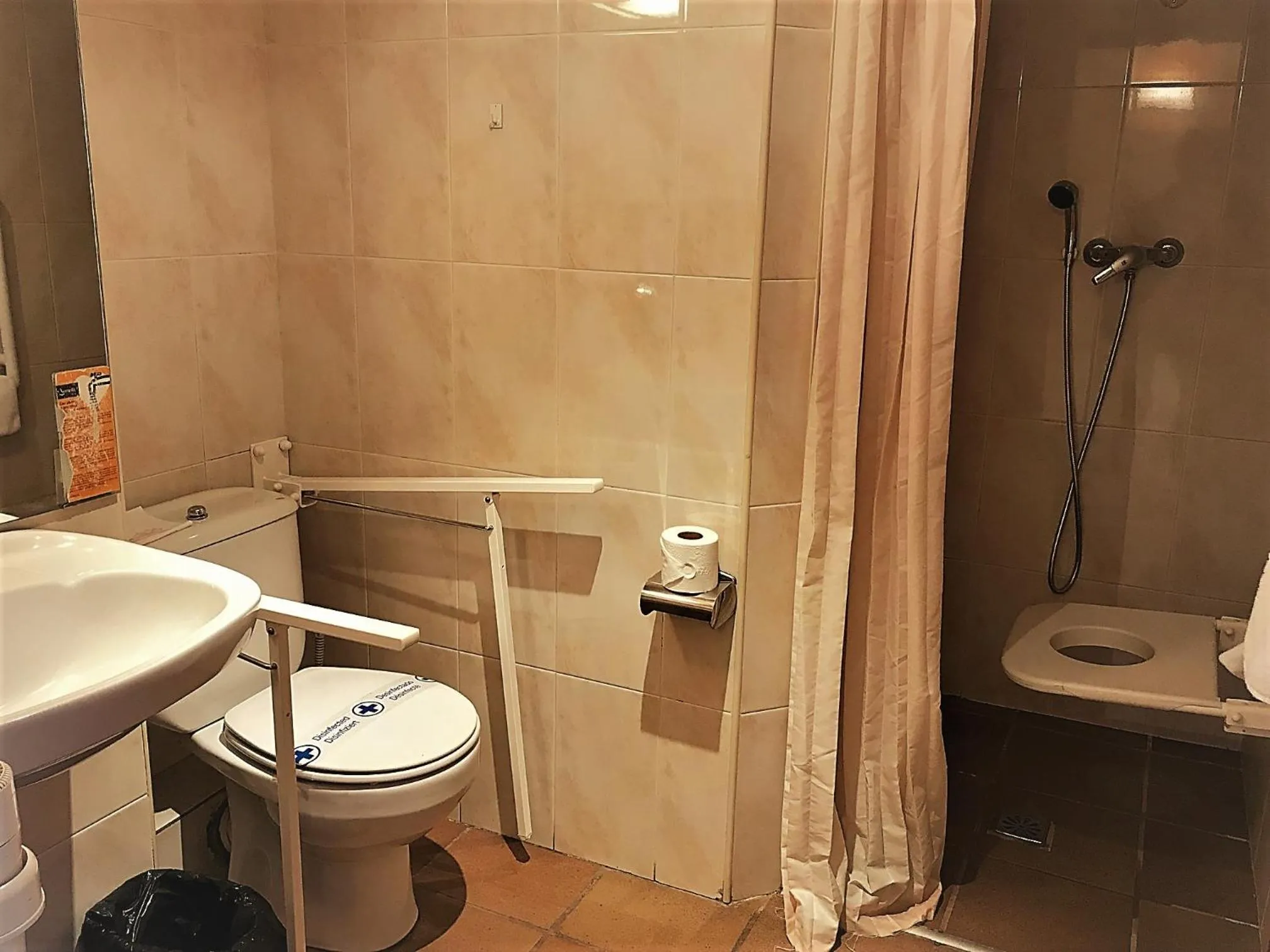 Bathroom in Hotel Refugi dels Isards