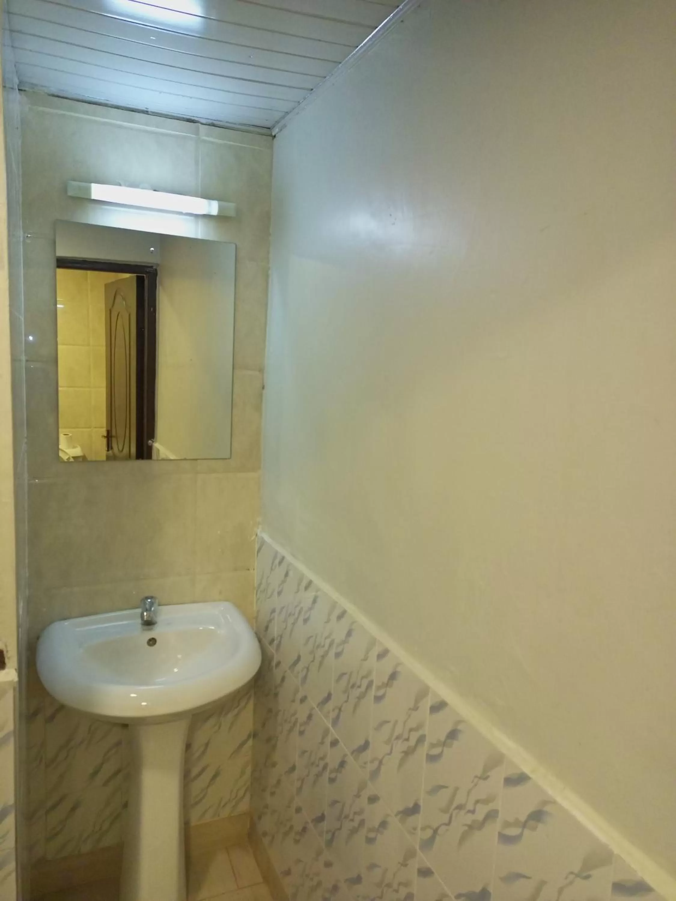 Bathroom in Beach View Hotel - Kisumu