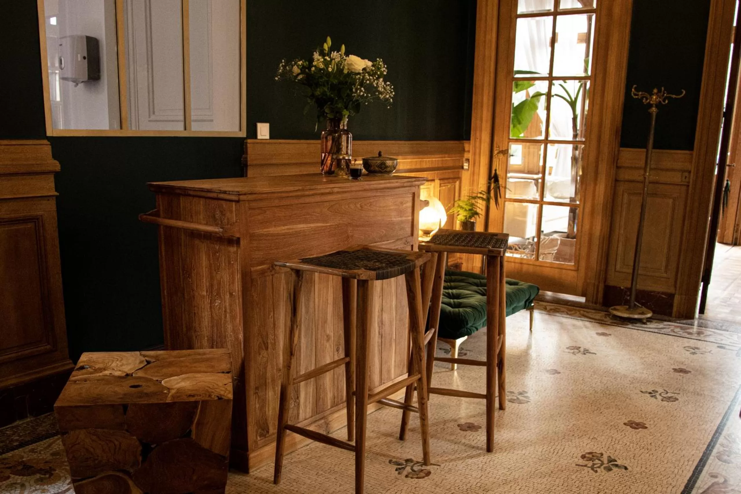 Lounge or bar in La Villa Barbieux