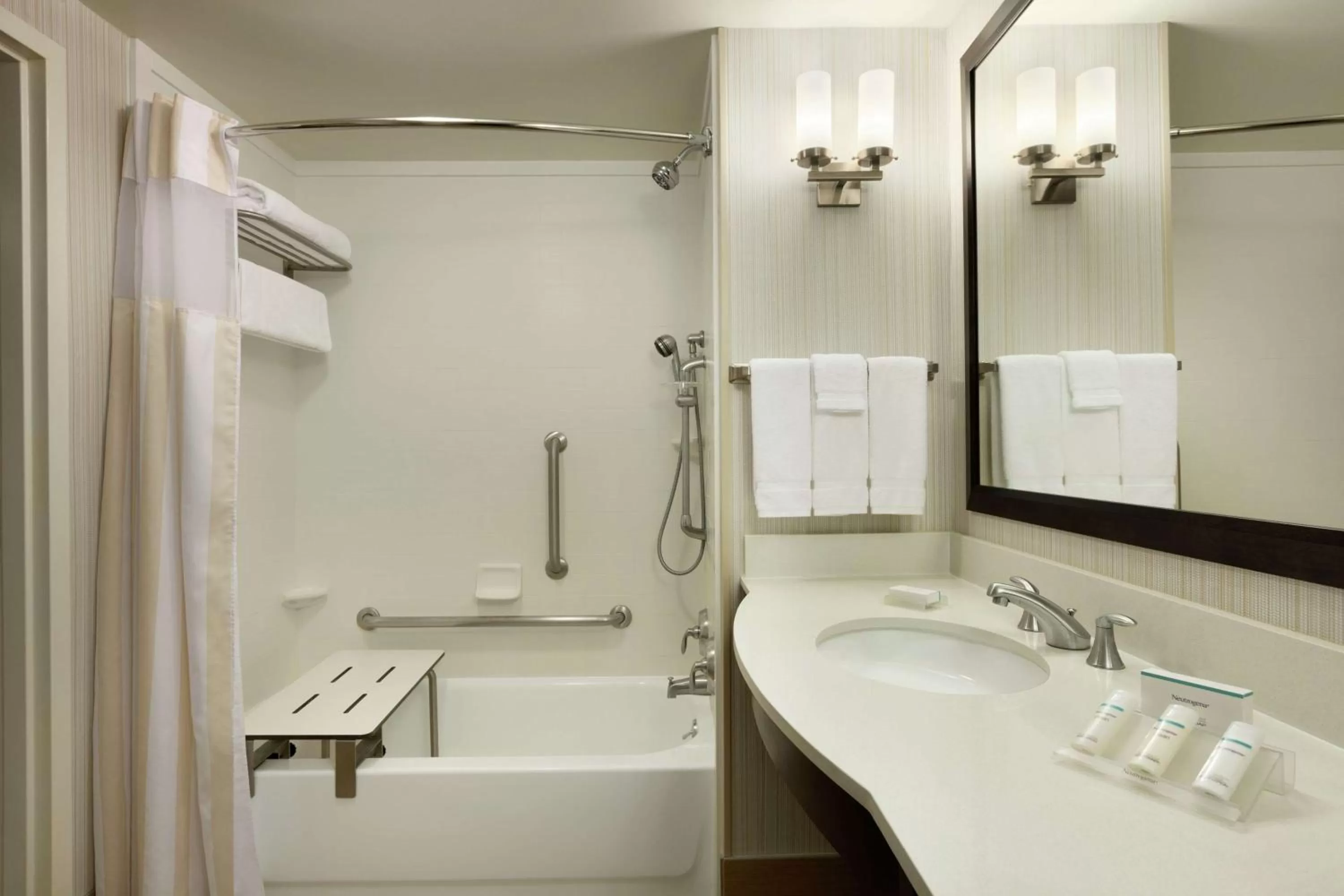 Bathroom in Hilton Garden Inn Rochester/Pittsford