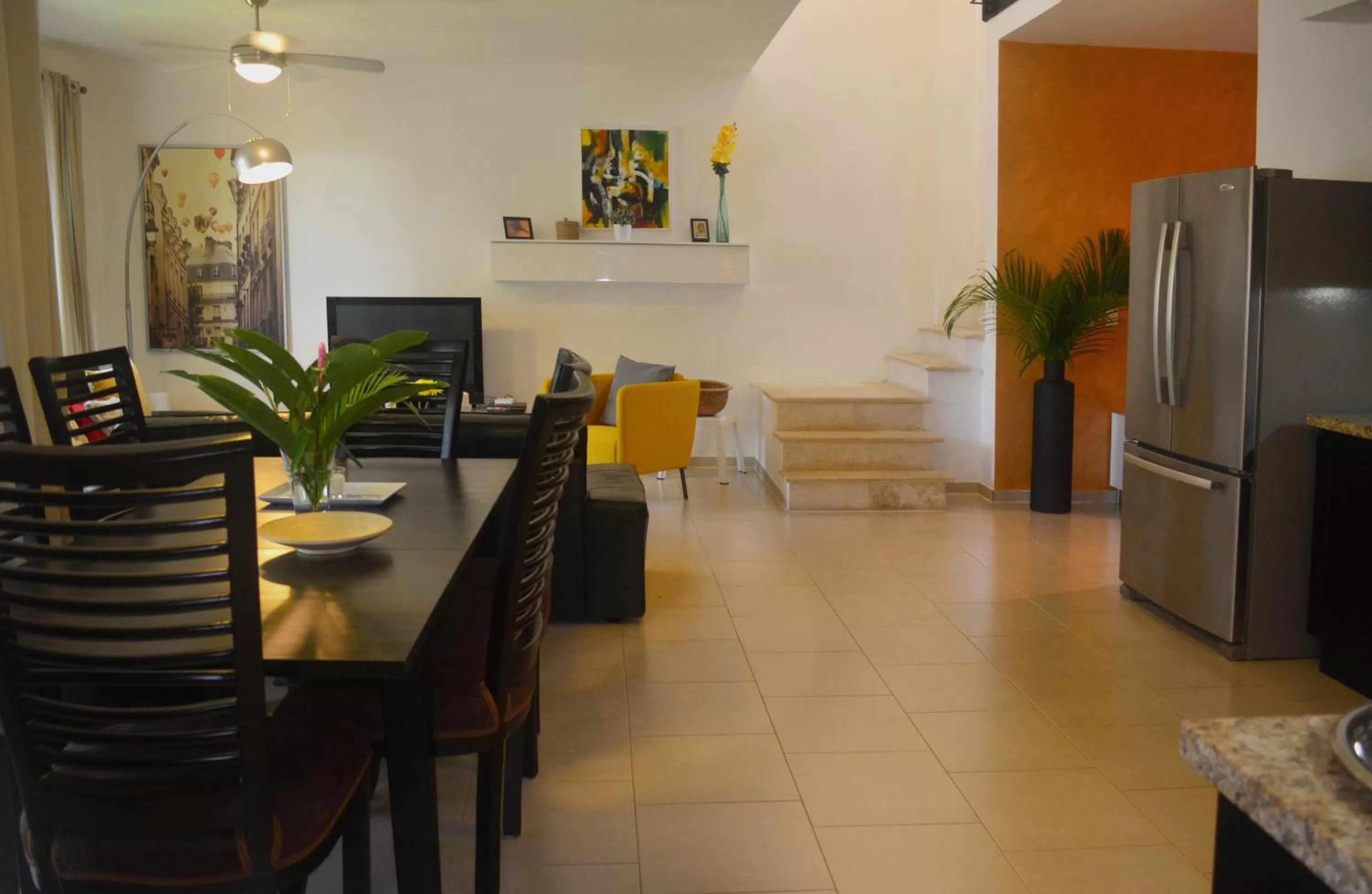 Kitchen or kitchenette in Instyle Residences at Infiniti Blu